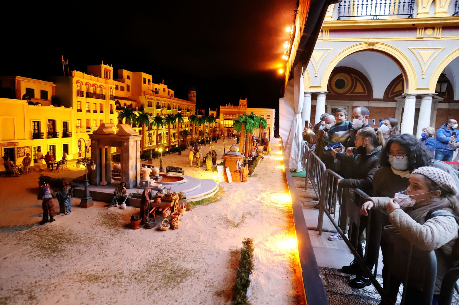 Belén del Ayuntamiento de Huelva basado en la antigua Plaza de las Monjas