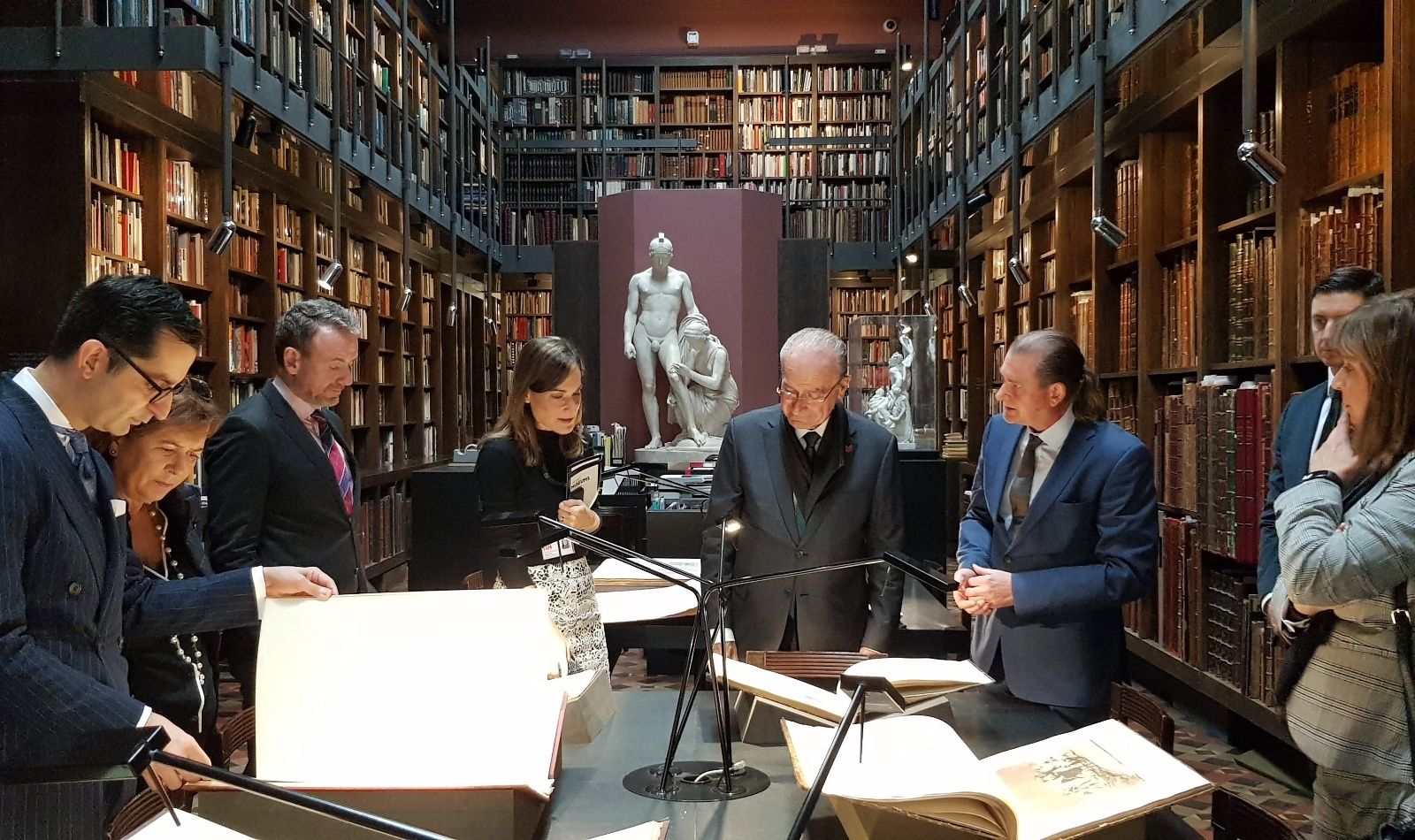 De la Torre, entre otros, este martes en la librería de la Real Academia de las Artes de Londres.