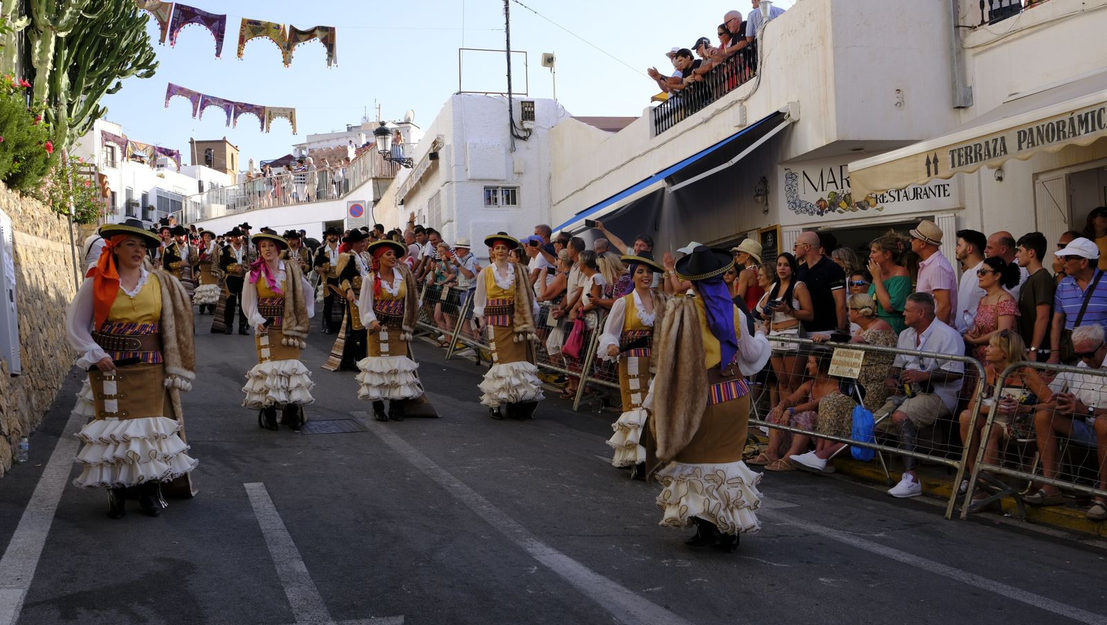 Imágenes del desfile de Moros y Cristianos de Mojácar