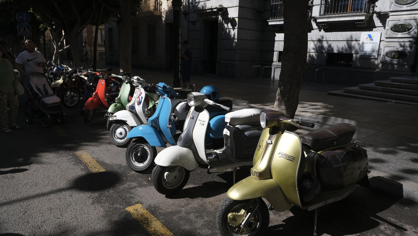 Exposición de Motos Antiguas de la Feria de Almería, en imágenes