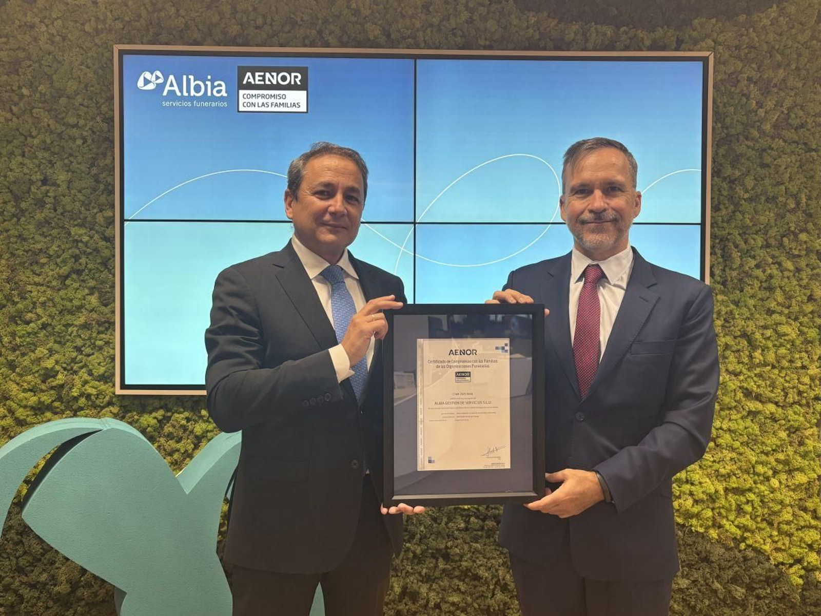 El director general de Grupo Albia, Daniel Palacios, y el CEO de Aenor, Rafael García Meiro.