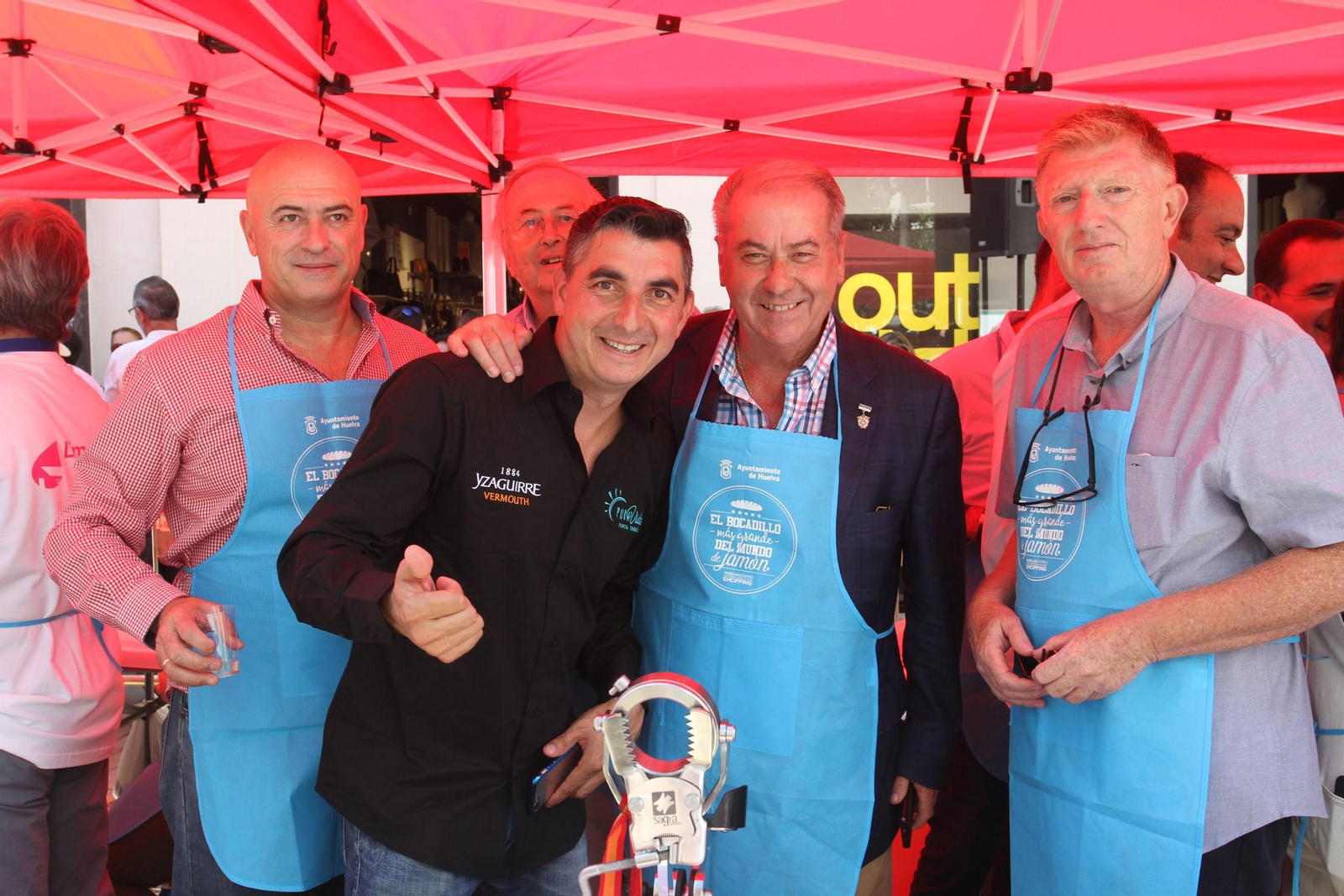 Record Guinnes del bocadillo de jamón mas grande del mundo, en Huelva