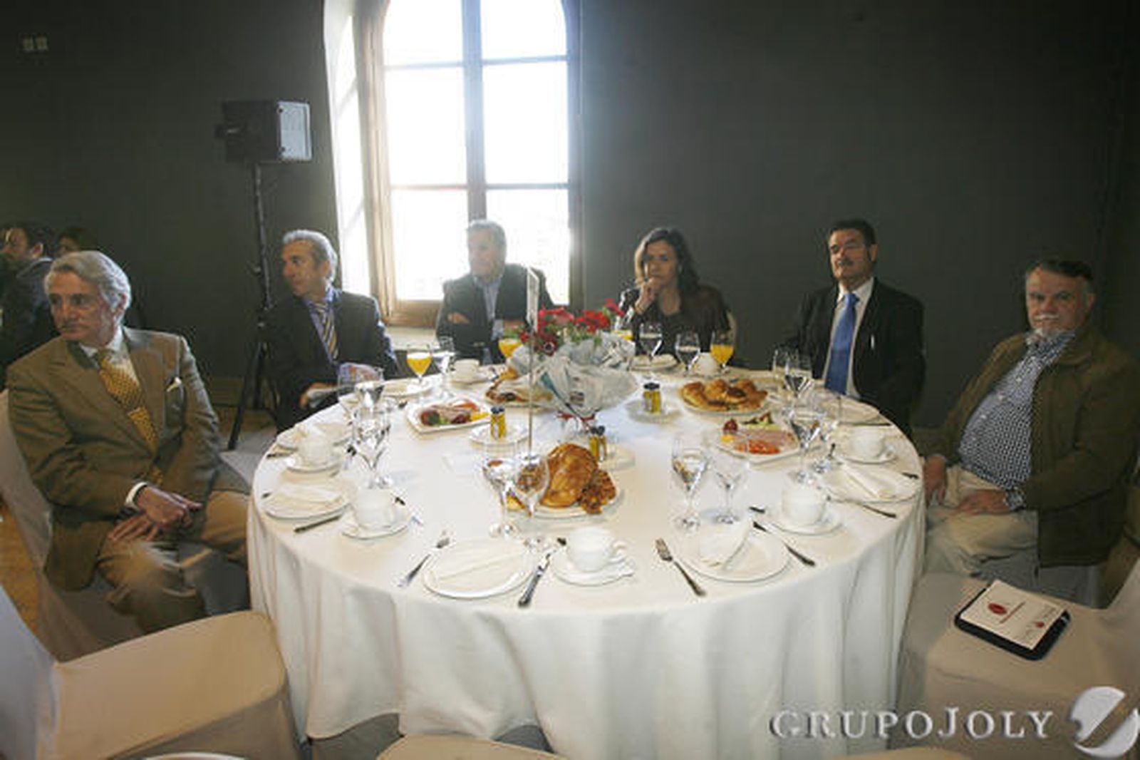 Álvaro de La Calle, Pedro Miguel Caro, Jesús de Sobrino, Mercedes Sánchez, Miguel Villanueva y Manuel Díaz.

Foto: Joaquin Pino
