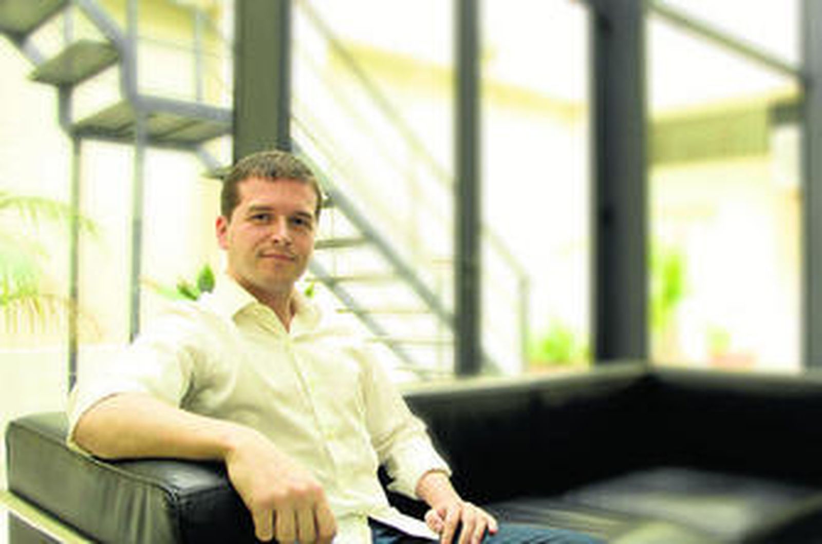 Juan J. Vargas-Iglesias, profesor de la Facultad de Comunicación de Sevilla, coordina el volumen colectivo 'Los héroes están muertos'.