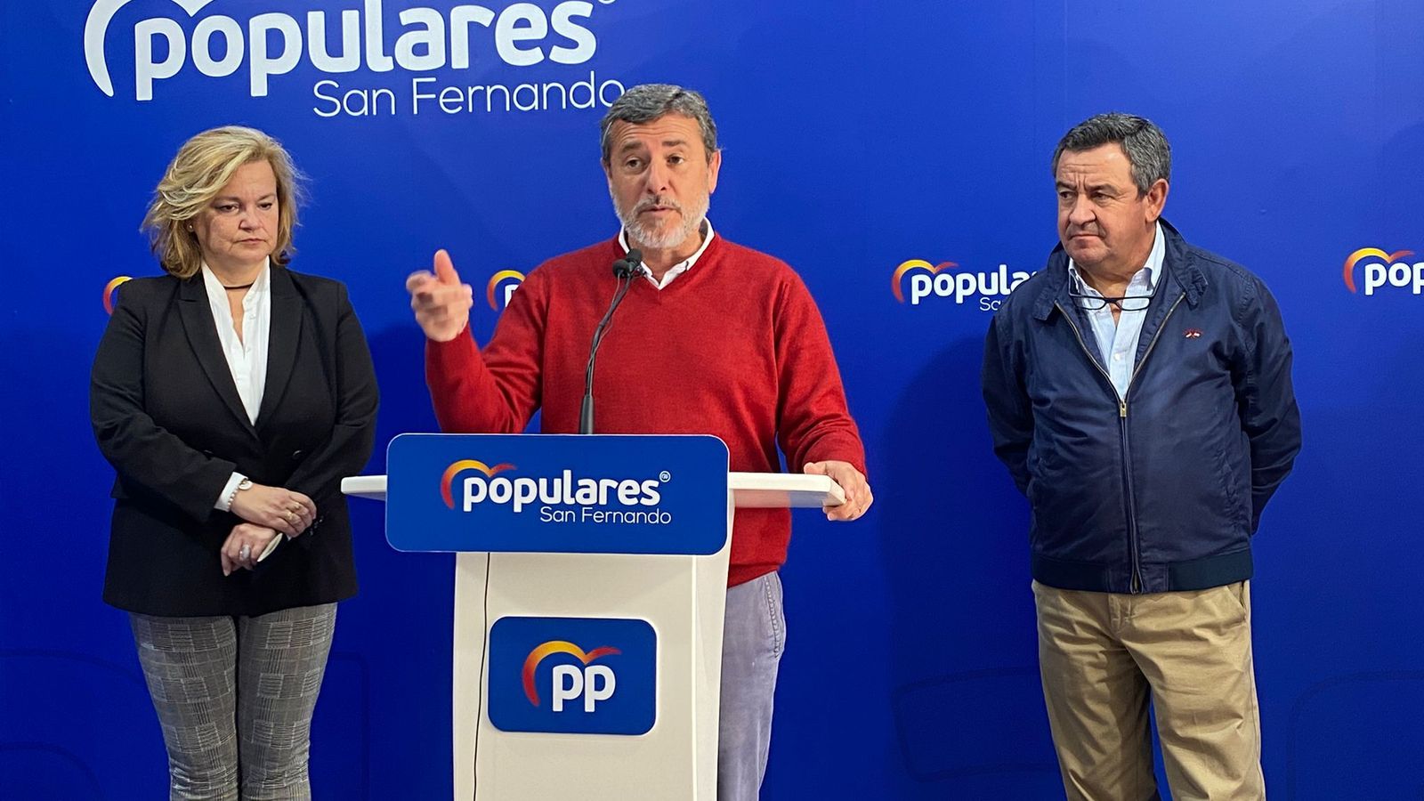 De izquierda a derecha, María José de Alba, Alfonso Candón y José Loaiza.