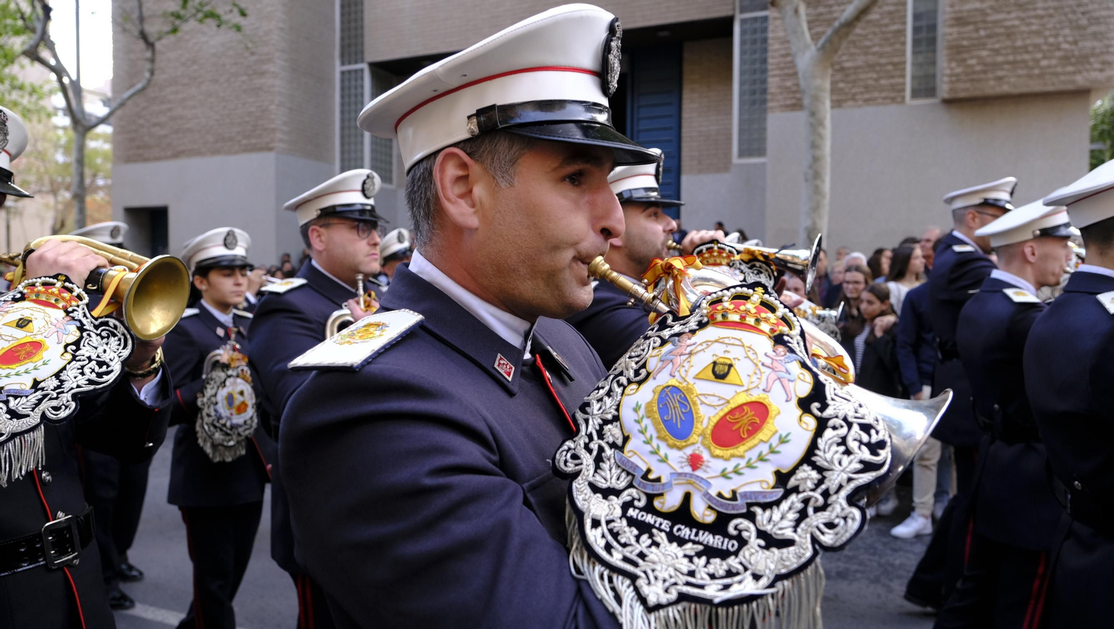 Pasión vuelve a su Iglesia de Santa Teresa azotada por la lluvia