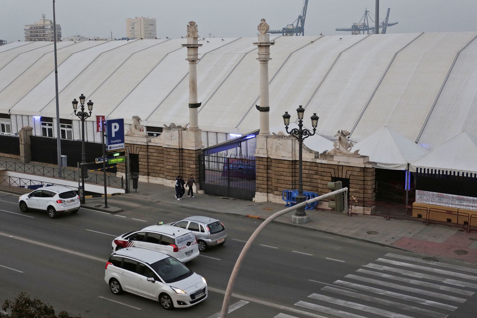 La carpa se volverá a instalar en el muelle.