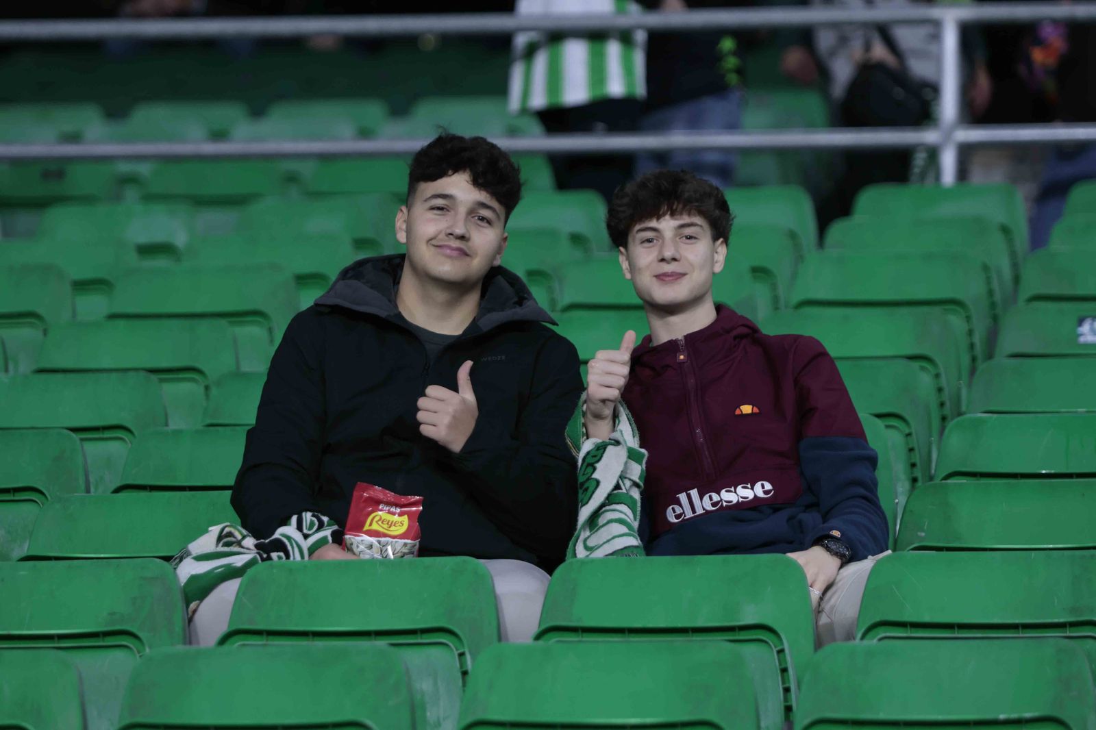 Búscate en las gradas del Villamarín