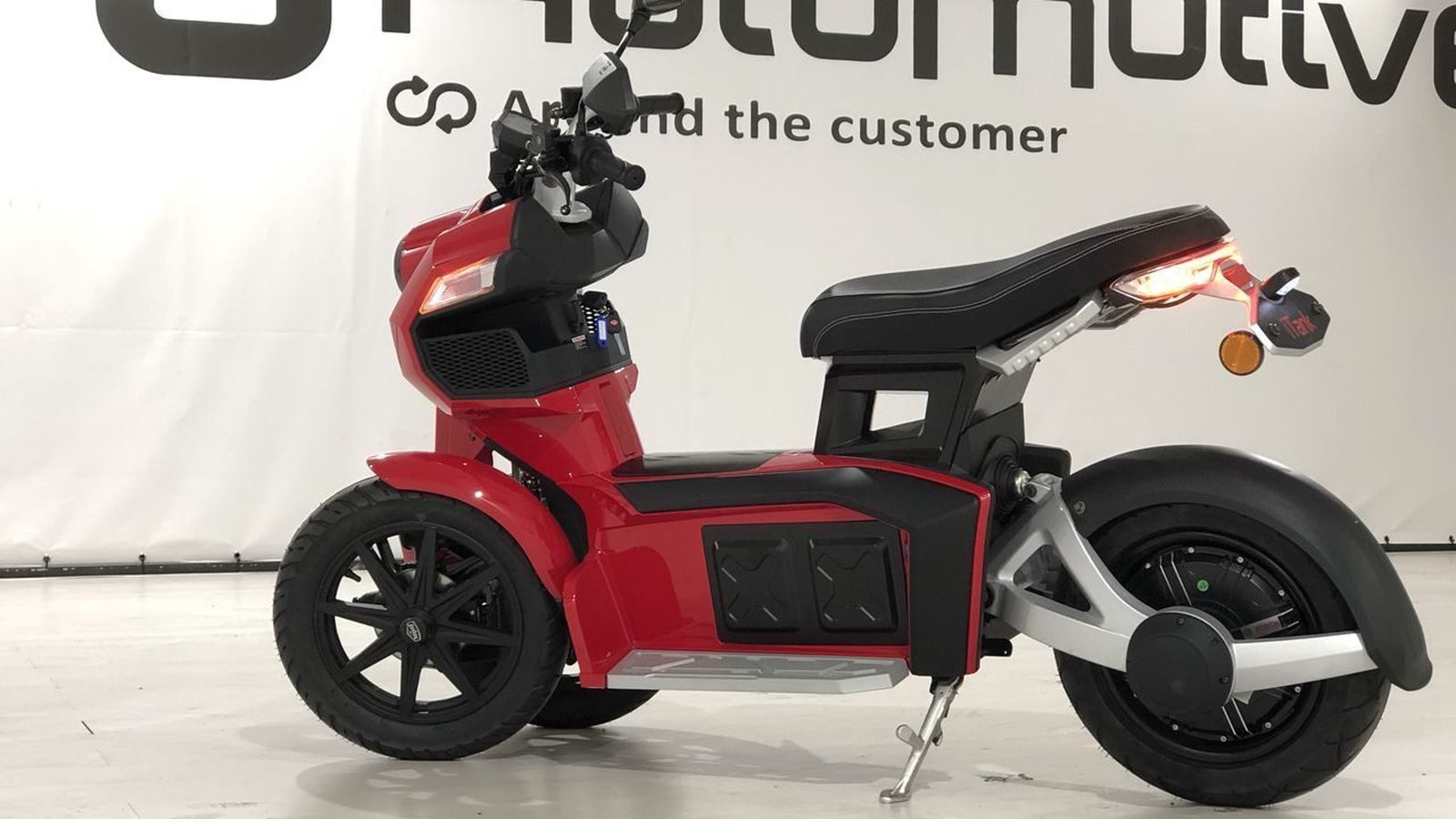 Complejos hoteleros, alojamientos, carsharing turístico... son el objetivo de los tres ruedas de Invicta.