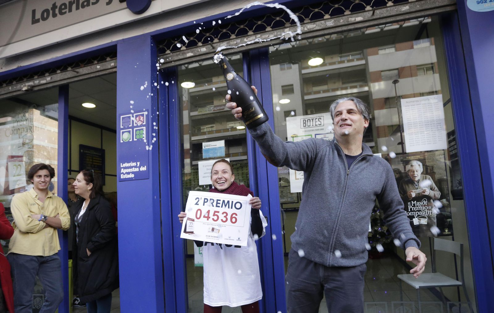 La celebración en las administraciones sevillanas, en imágenes