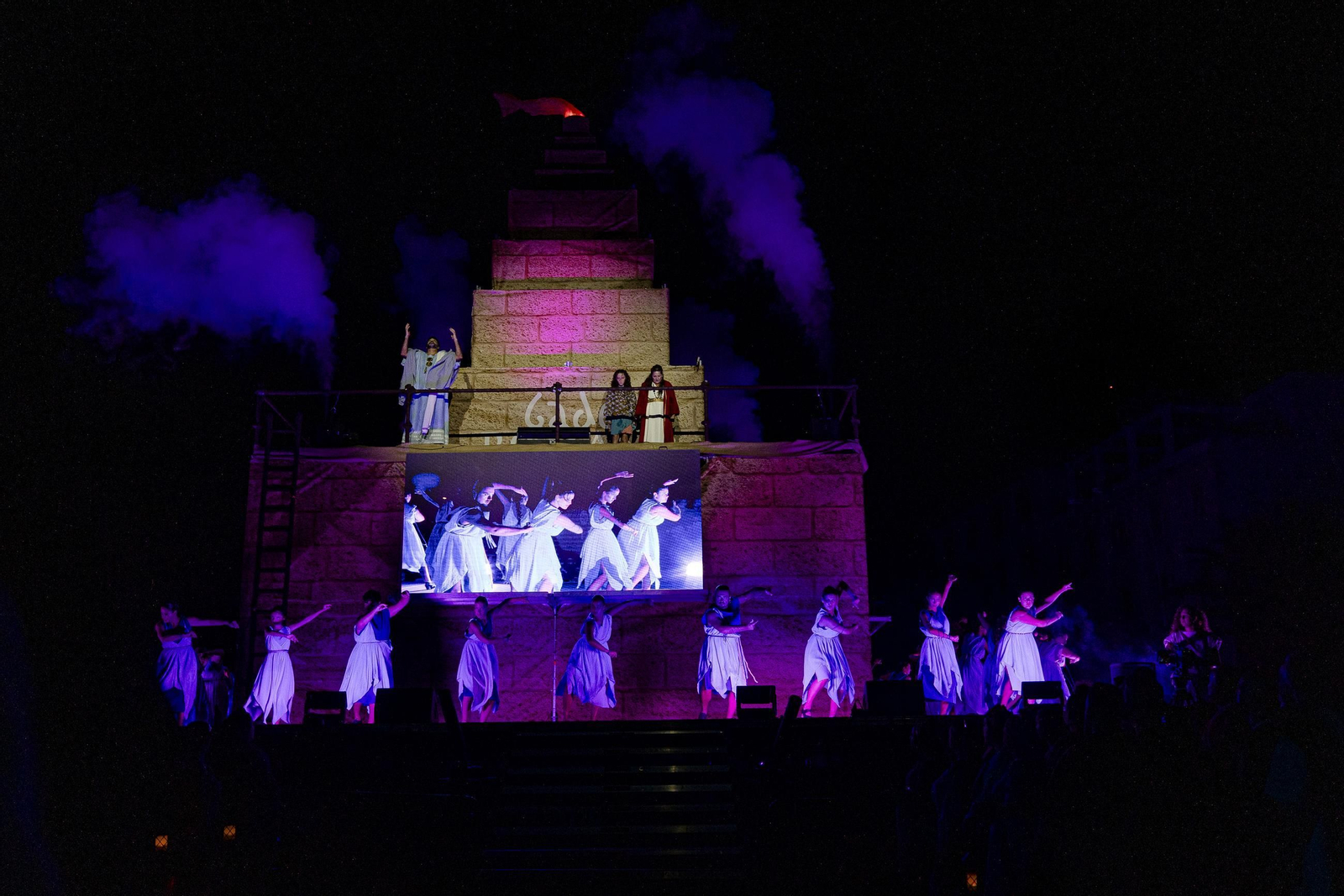 Las imágenes de "Foedus, Gaditanorum", el espectáculo de clausura del festival Cádiz Romana en las Puertas de Tierra