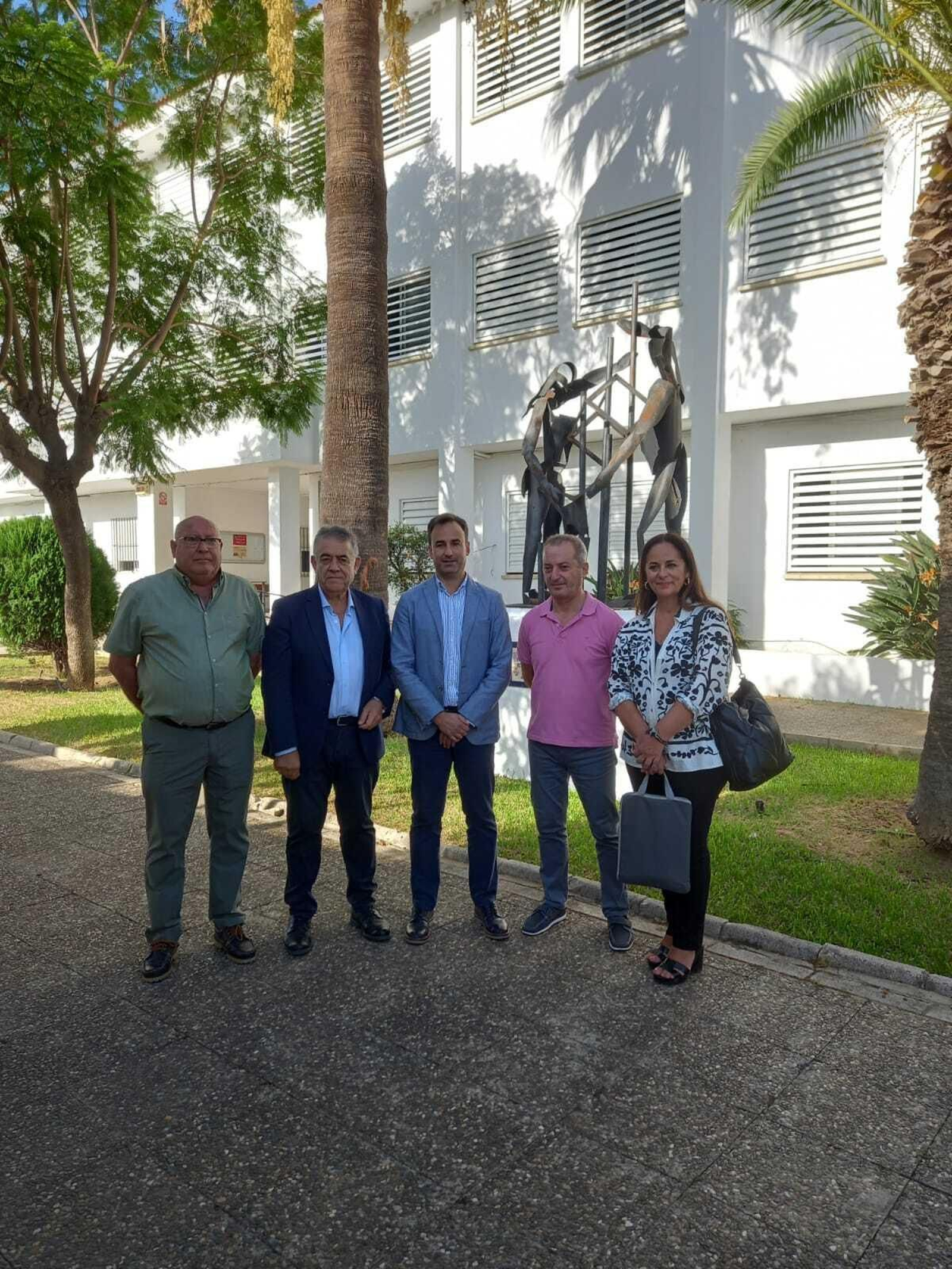 Visita del delegado de Desarrollo Educativo en Huelva, Carlos Soriano, a las obras