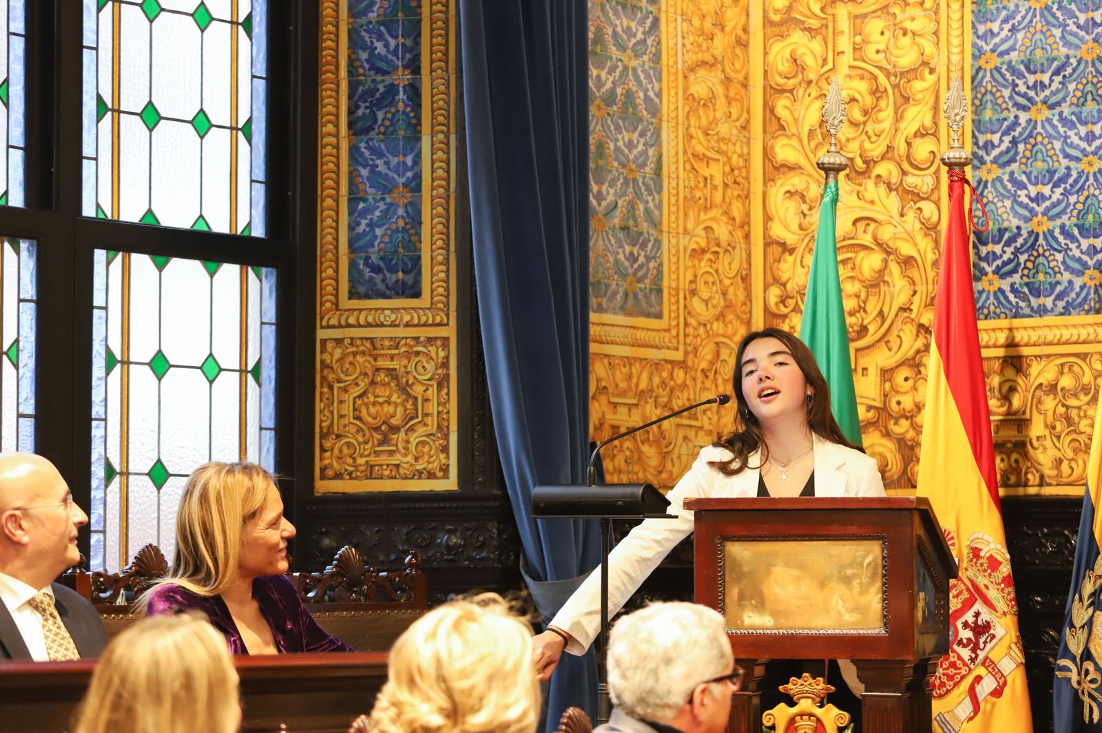 Imágenes del homenaje a Concepción Villaescusa y Cristina Orozco en Algeciras por el 8-M