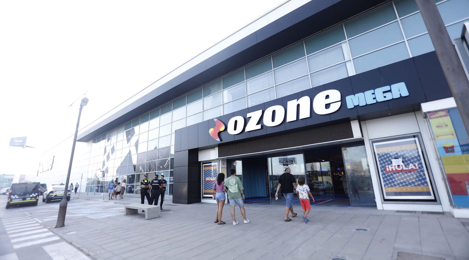 Las fotos de la inauguración del centro de ocio Ozone Bowling en Palmones
