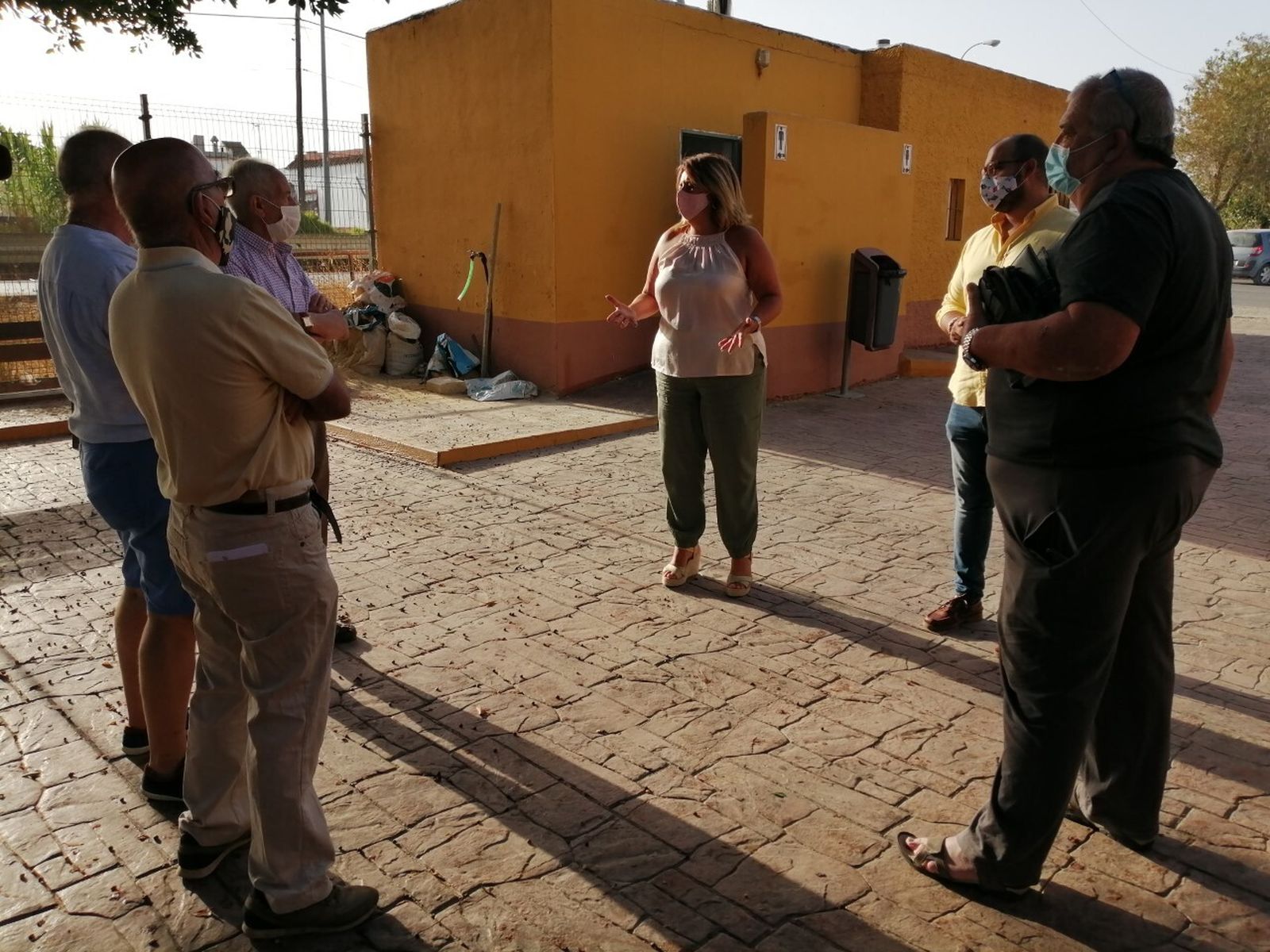 Encuentro de la alcaldesa de Puerto Real con los vecinos del Marquesado