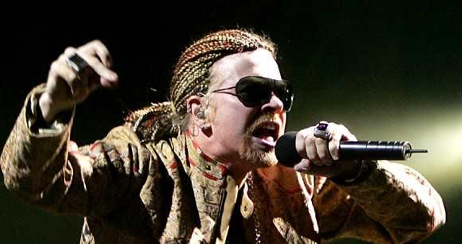 AC/DC continuará su gira con Axl Rose como cantante