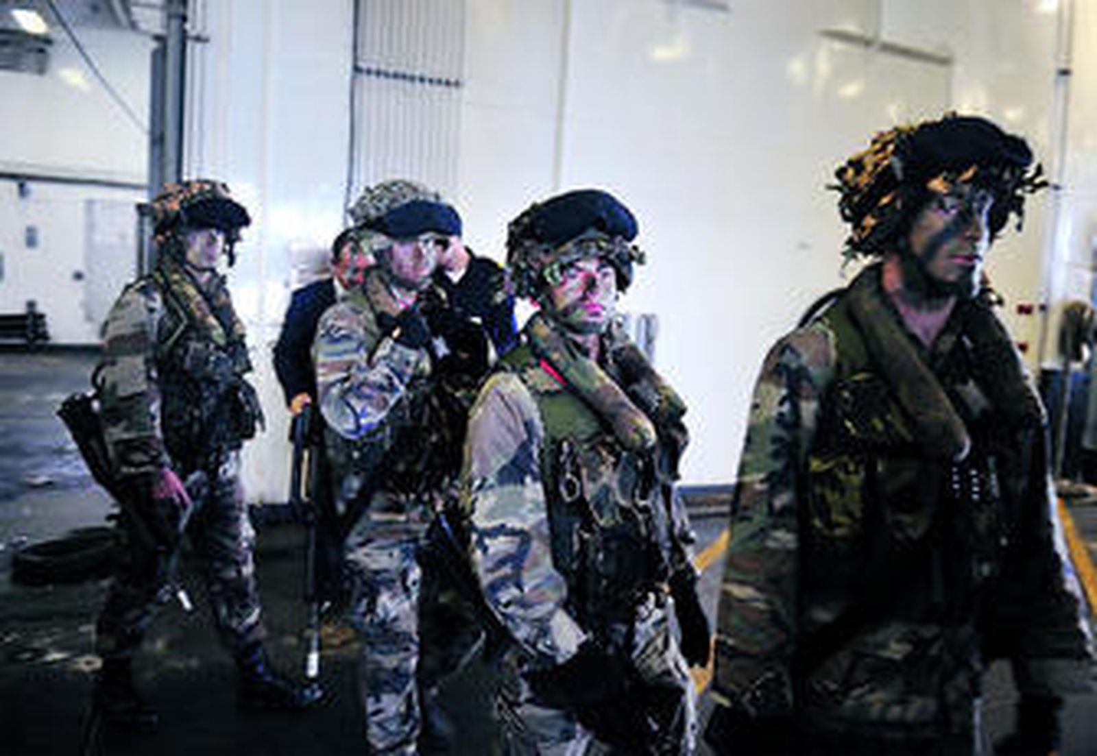 Efectivos de la Unidad de Operaciones Especiales del TEAR en unas maniobras en el pasado mes de mayo.