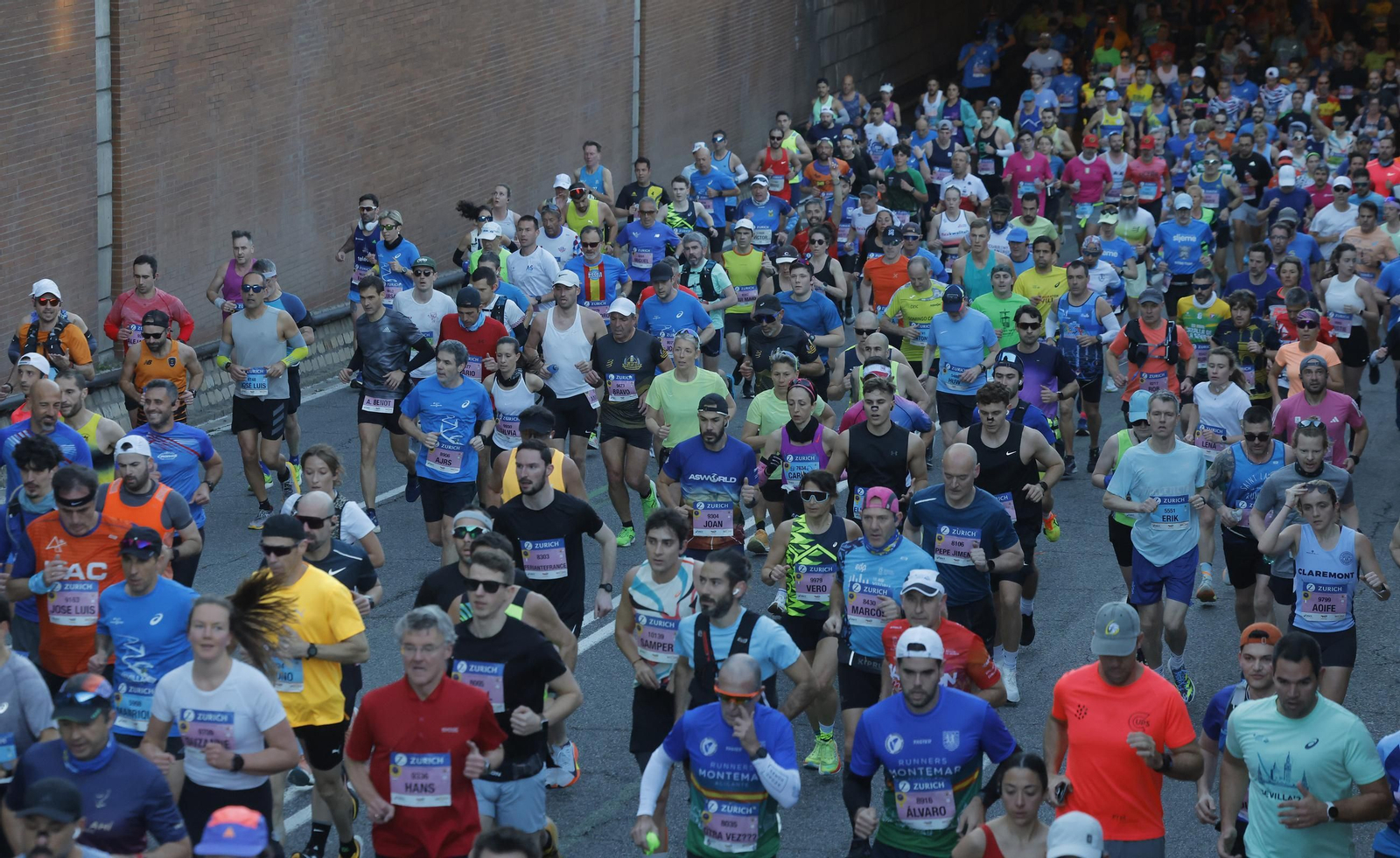 Búscate en el Zurich Maratón de Sevilla 2025