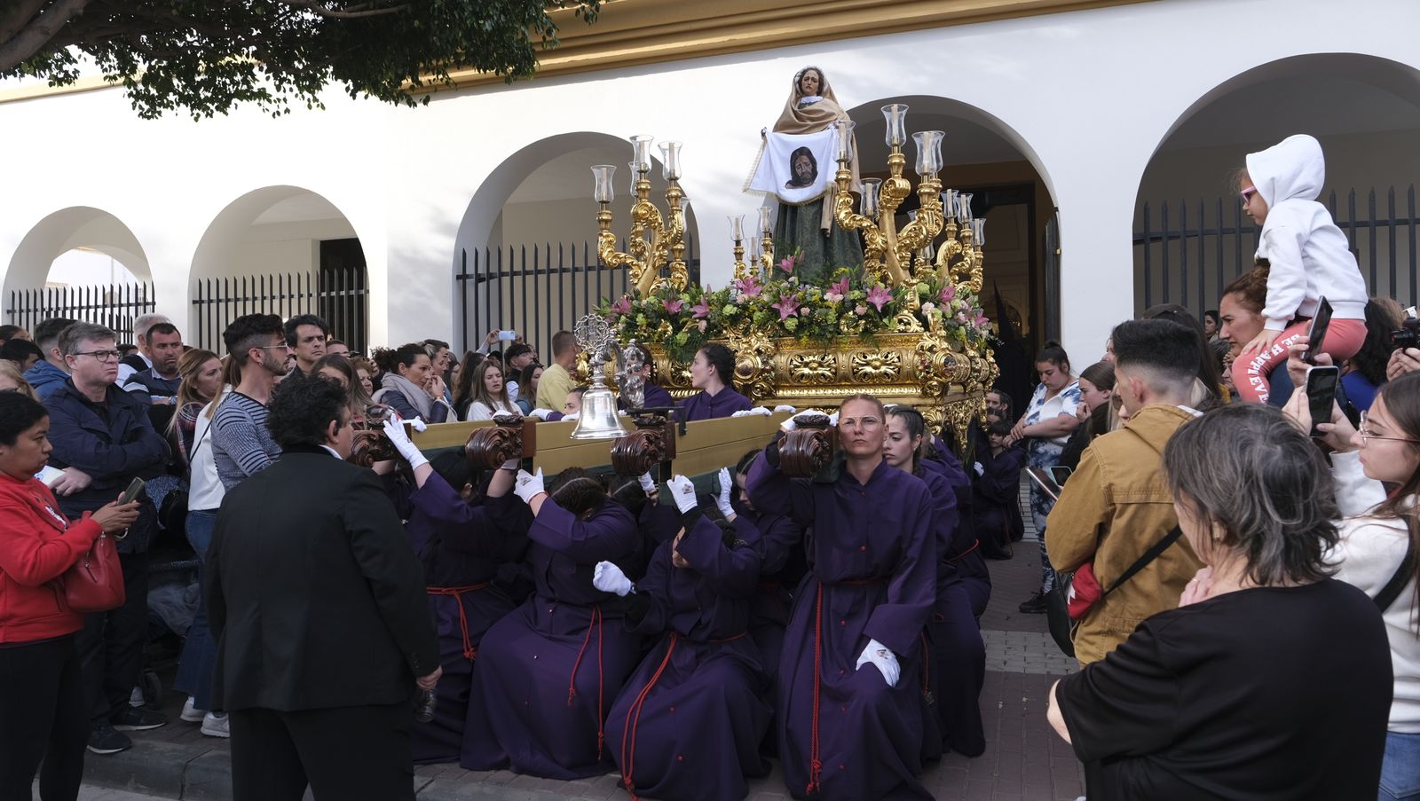 La procesión del Encuentro por las calles de Almería, en imágenes