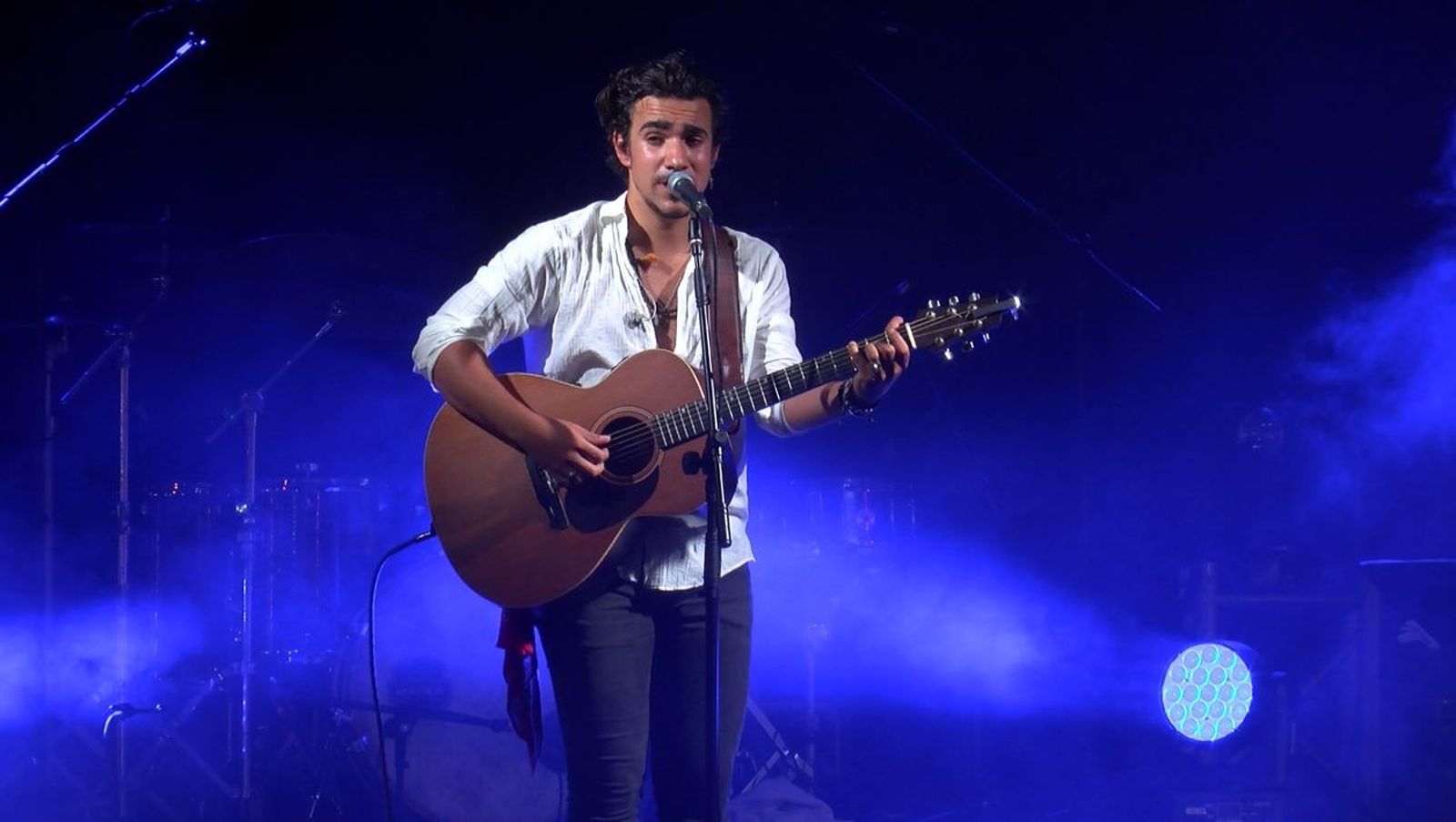 Gonzalo Hermida durante uno de sus últimos conciertos en Puerto Real