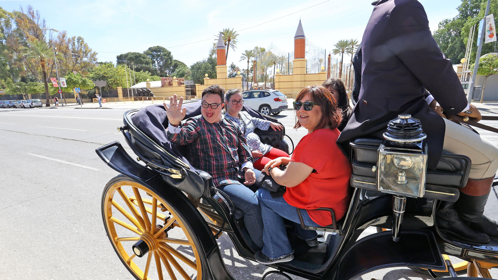 'Los carruajes de la integración' con jóvenes de Cedown y Aspanido por Jerez