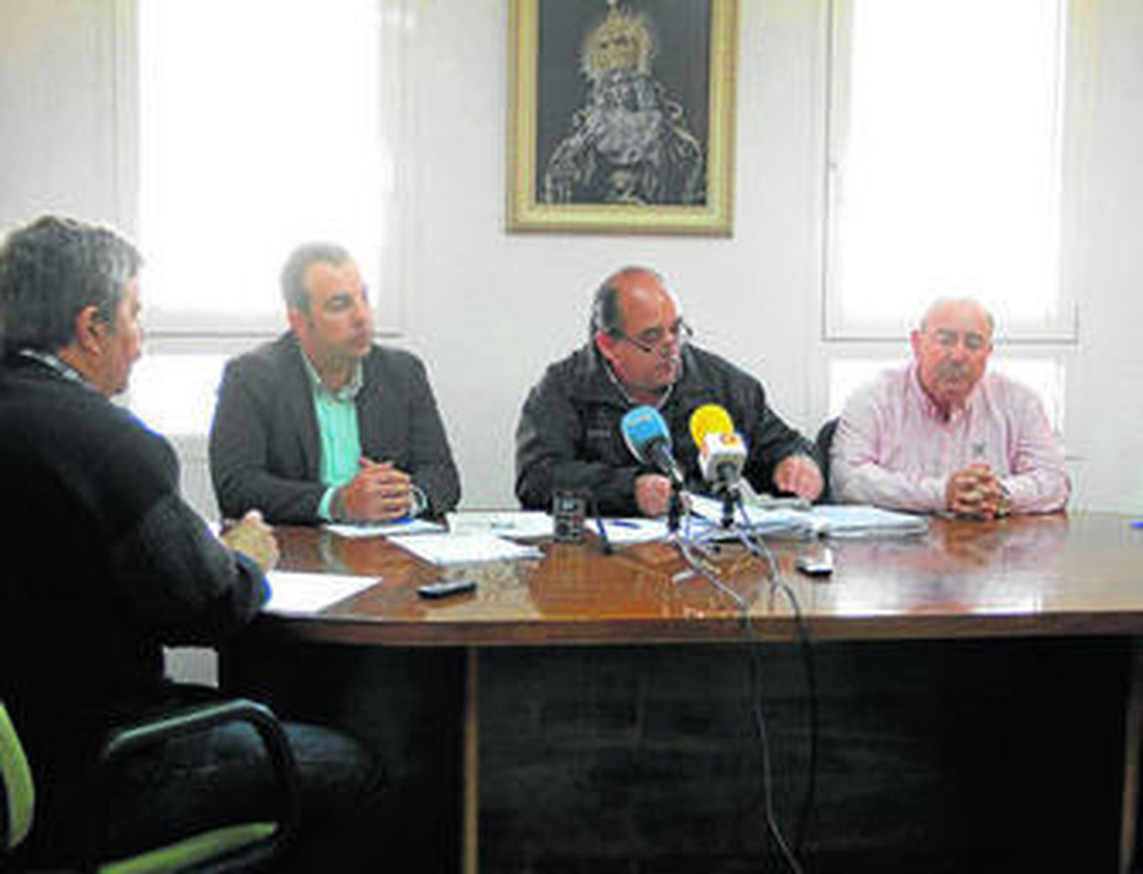 El gerente de Carbopesca, Pedro Hernández, el gerente y el presidente de Asopesca, José Mª Gallart y Antonio Quero.