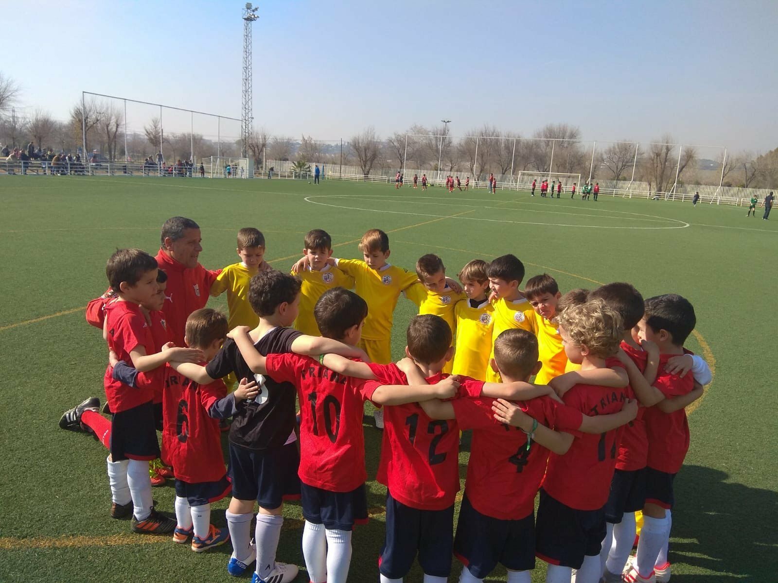 El compañerismo y el respeto son dos de los valores que fomenta la 'Liga Educa'.