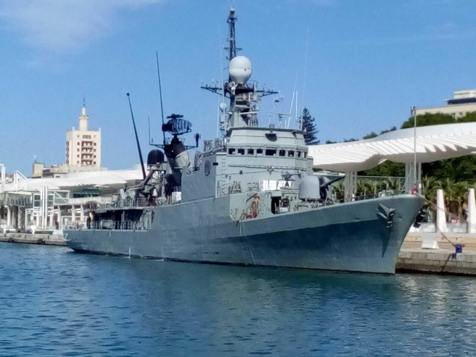 El patrullero Infanta Elena en el puerto de Málaga