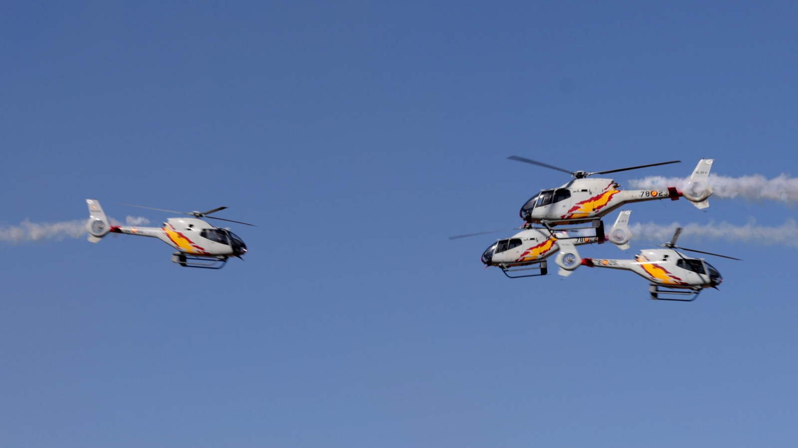 Imágenes de la exhibición aérea en Tablada con motivo de su centenario