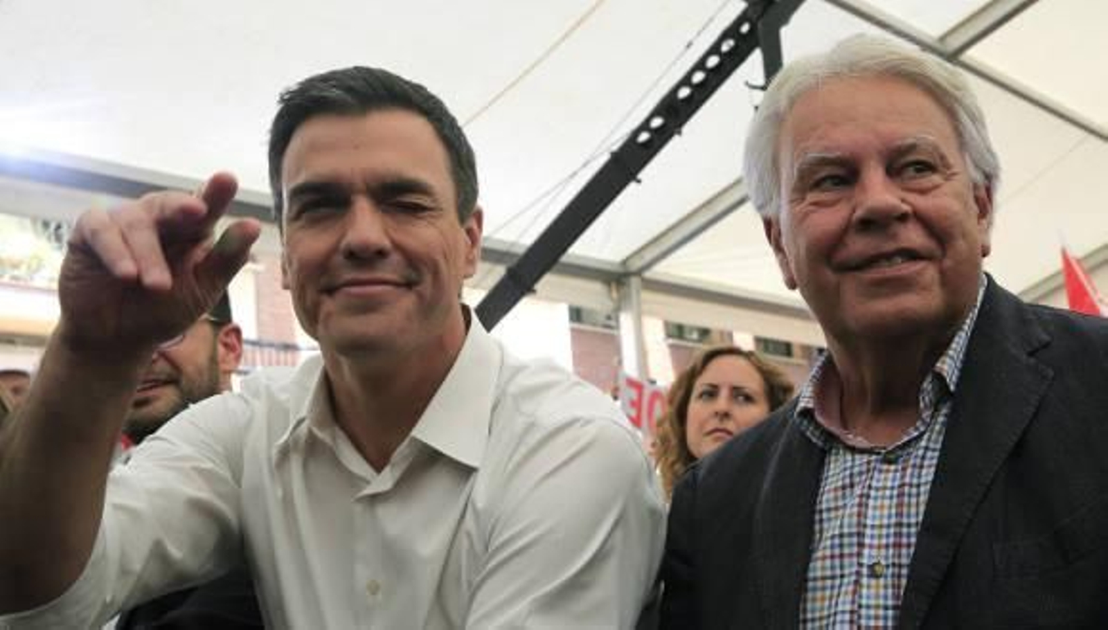 González se siente "engañado" por Sánchez