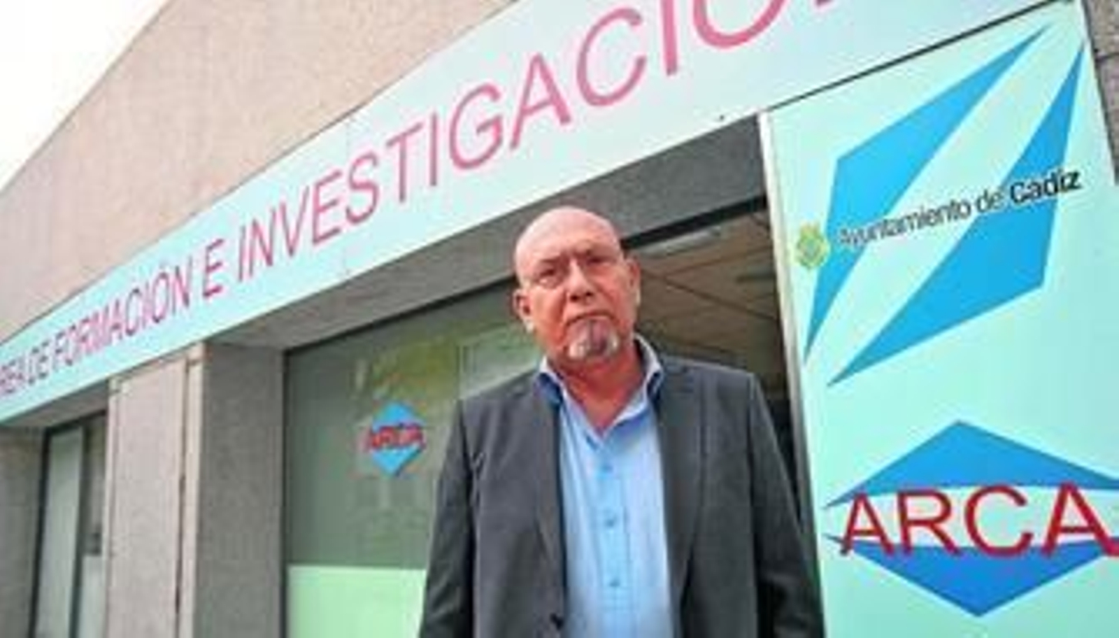Alberto Matilla, el pasado viernes, en la puerta de la asociación ARCA, en Telegrafía sin Hilos.