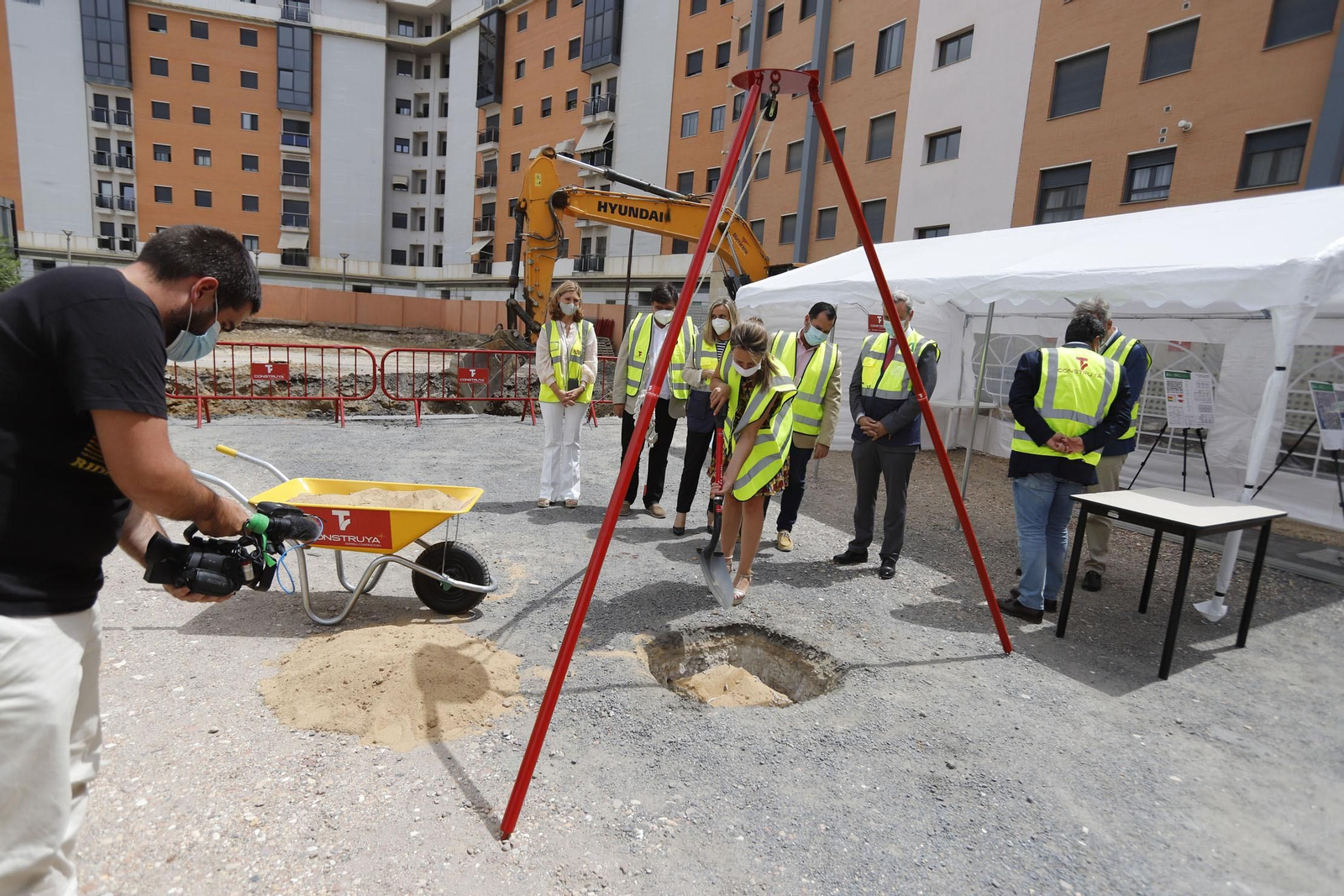 Imágenes del inicio de las obras de construcción de 48 viviendas protegidas en Huelva