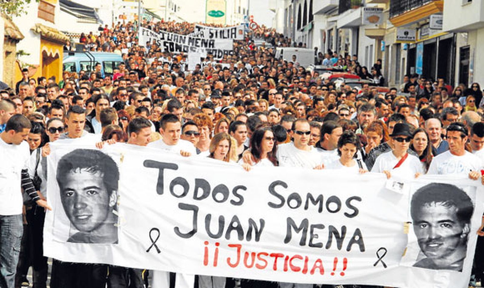 "Todos somos Juan Mena y Rodrigo Pérez"