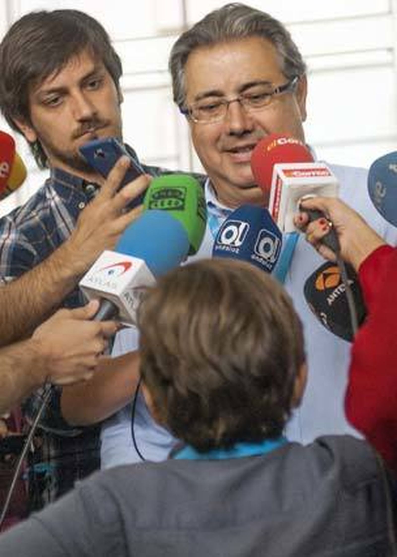 Zoido hablará con los partidos de anticorrupción, transparencia y austeridad