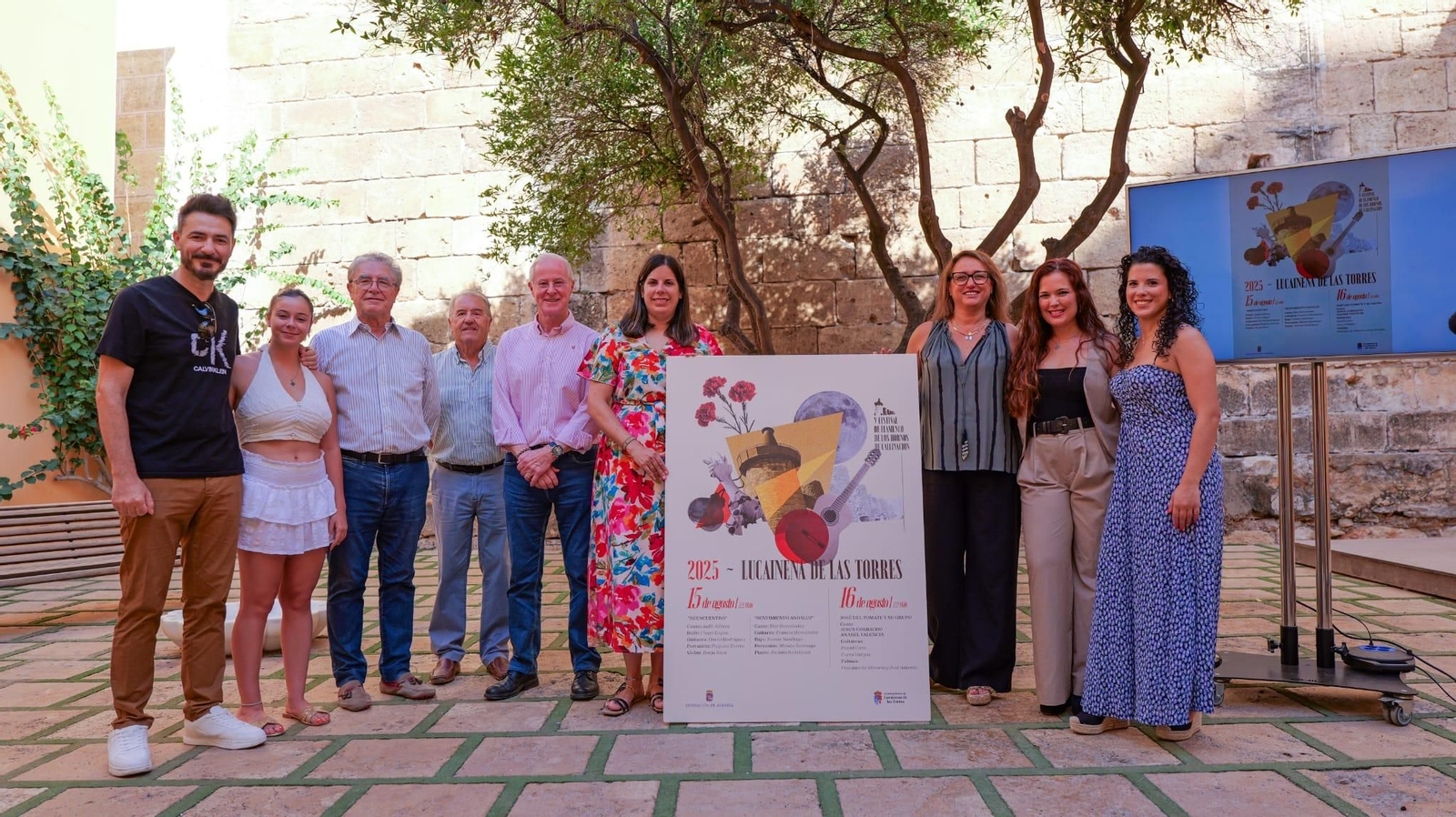 Acto de presentación del Festival Flamenco de los Hornos de Calcinación de Lucainena en el Patio del Mandarino.