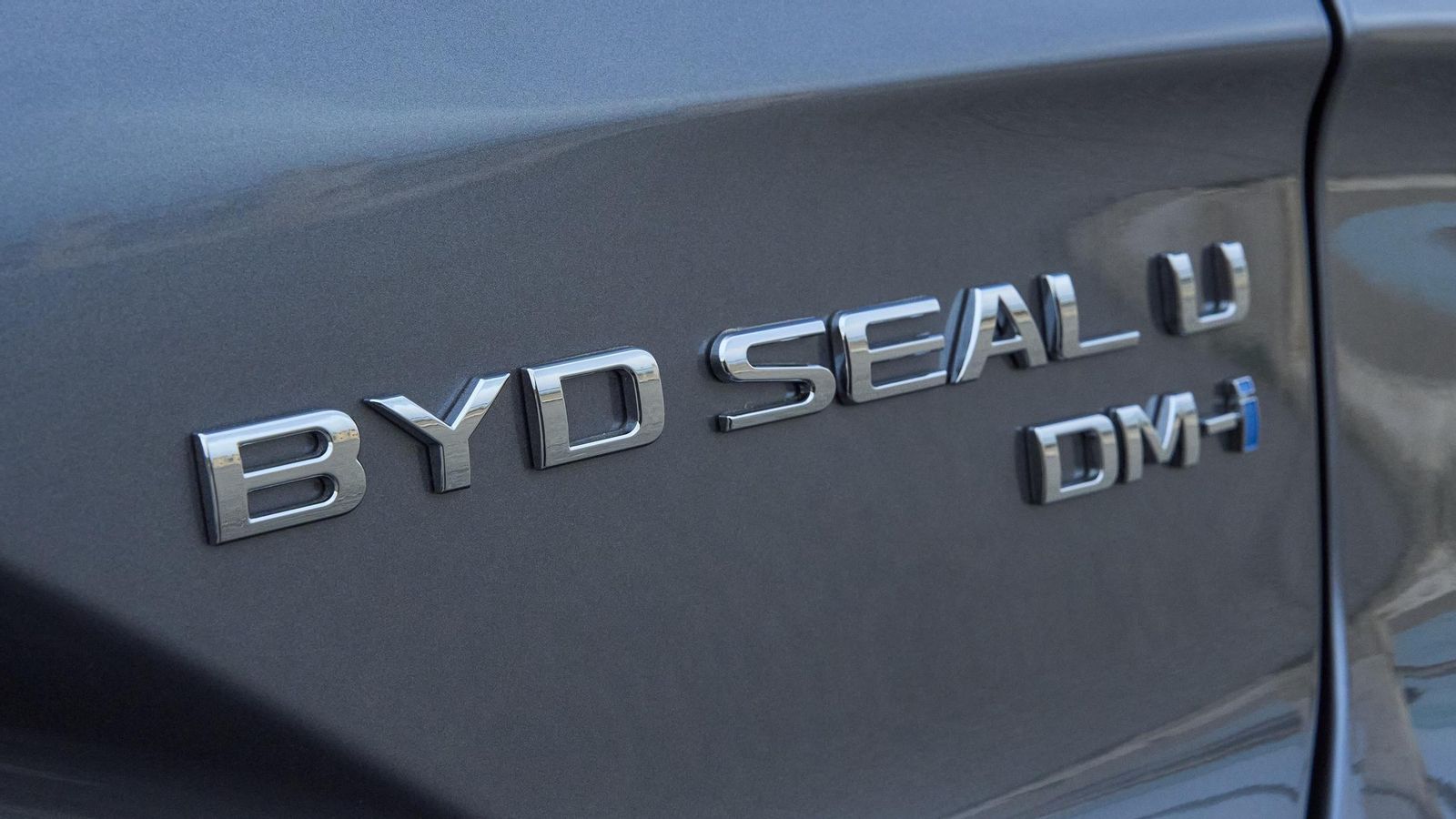 Es el equipamiento lo que, a primera vista, distingue las tres versiones DM-i del Seal U entre sí.