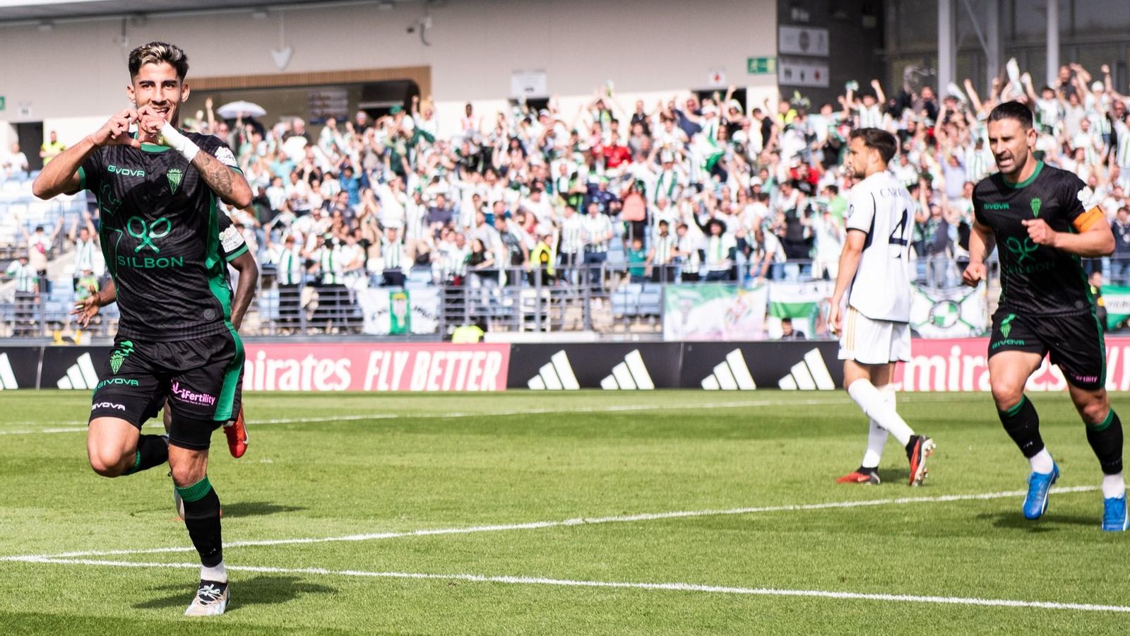 Calderón celebra uno de sus goles esta temporada en el Córdoba CF. Calderón celebra uno de sus goles esta temporada en el Córdoba CF.