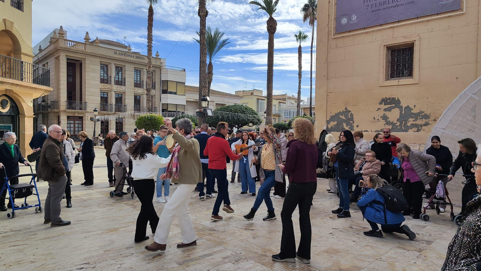 Las cuadrillas llenaron las calles de Huércal-Overa de baile, fiesta y diversión
