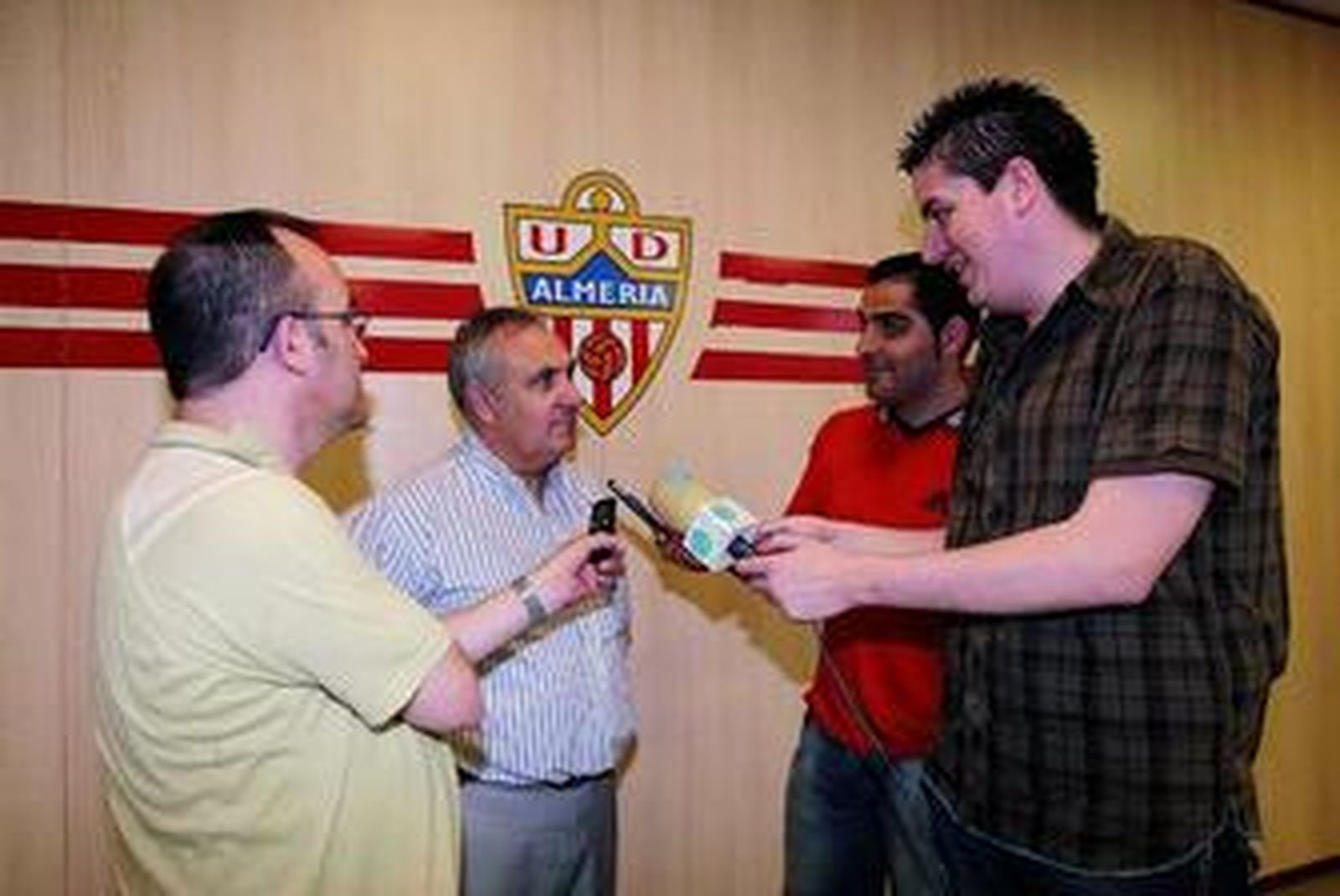 Alfonso García atendió a los medios en la sede del club rojiblanco.