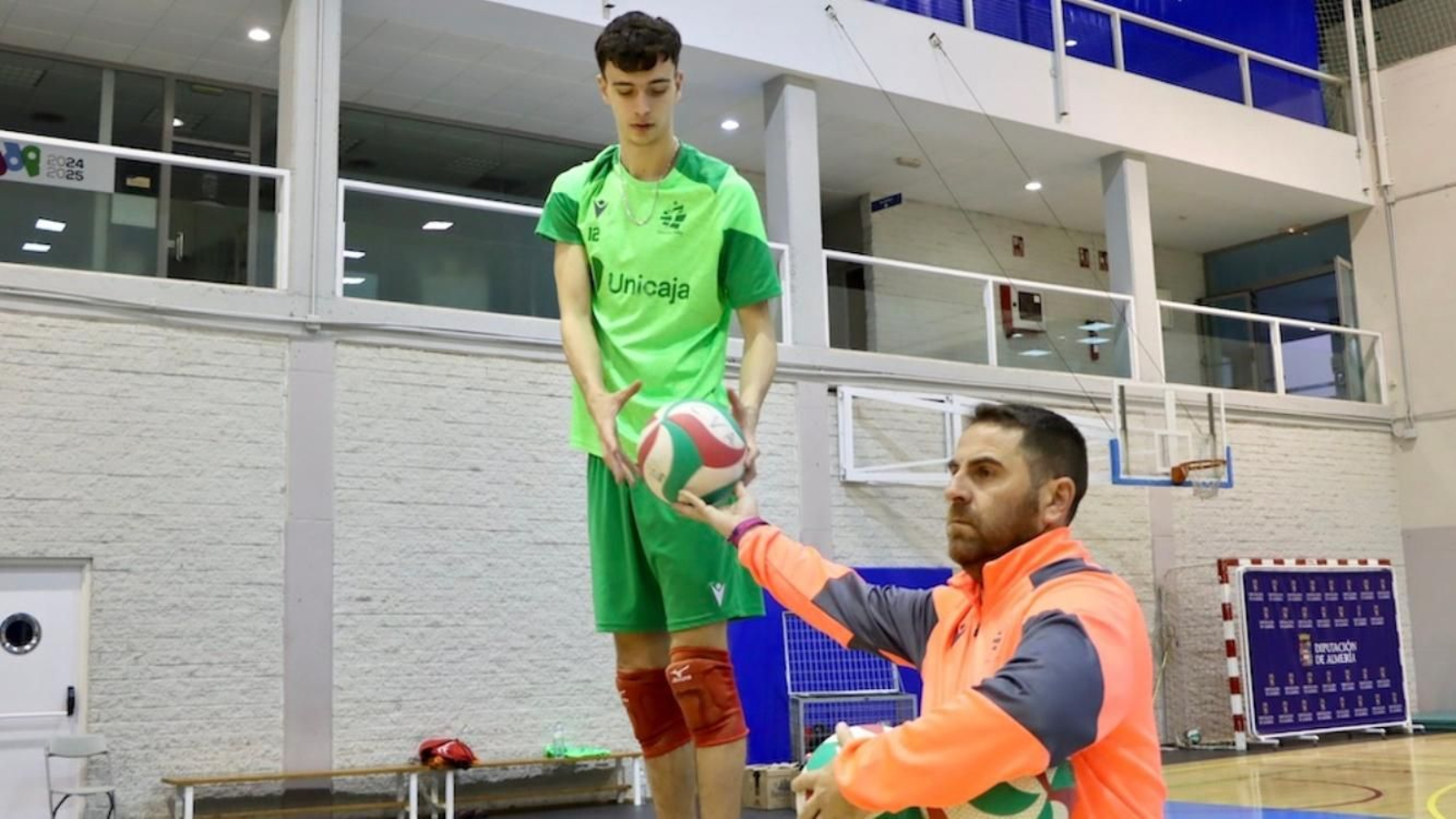 José Fernández y Aleix Tarrazo, en el entrenamiento de este martes de los almerienses.