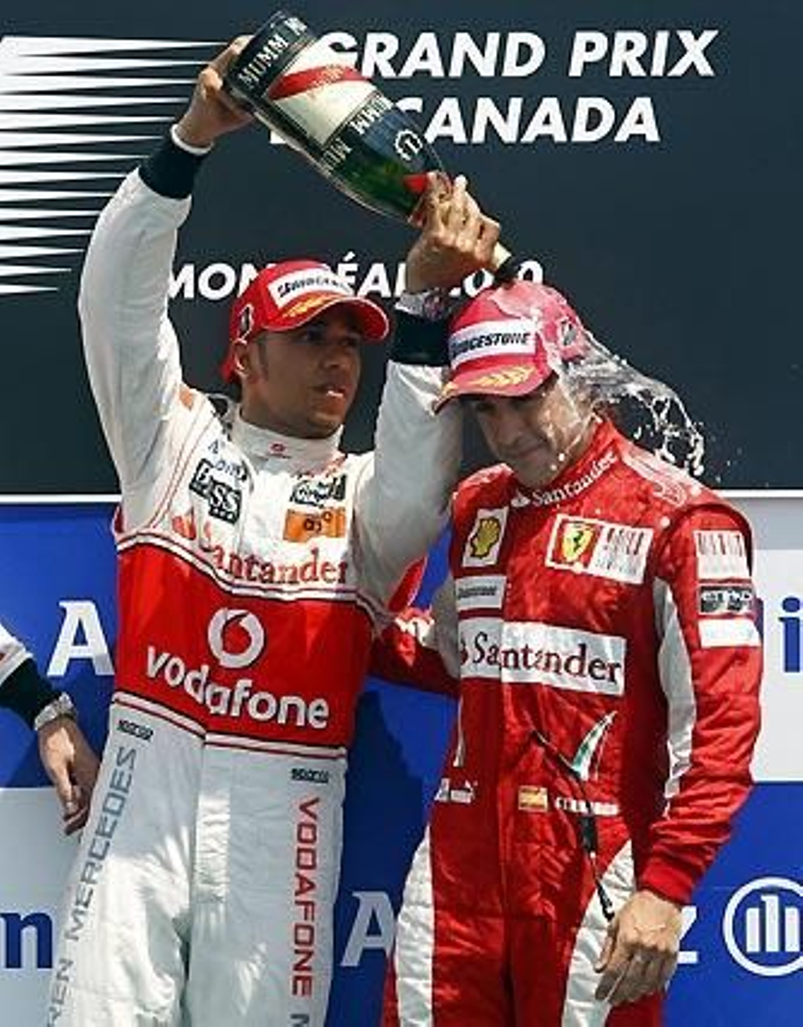 Lewis Hamilton (McLaren), en el podio junto a Fernando Alonso (Ferrari).

Foto: Afp Photo / Reuters / Efe