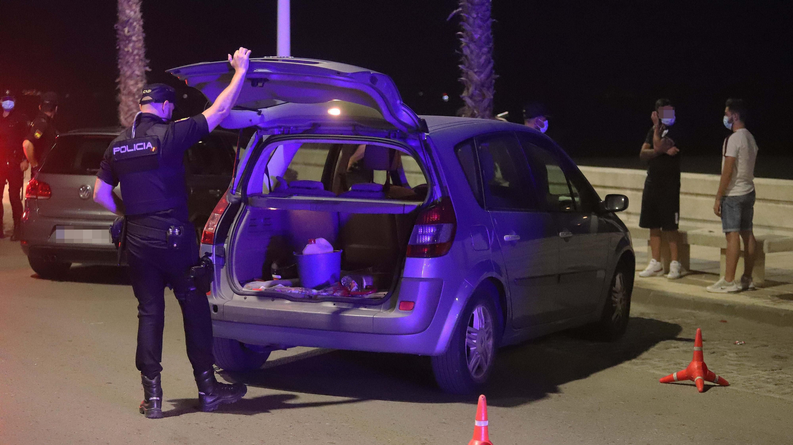 Fotos de una noche de patrulla con la Policía Nacional en La Línea