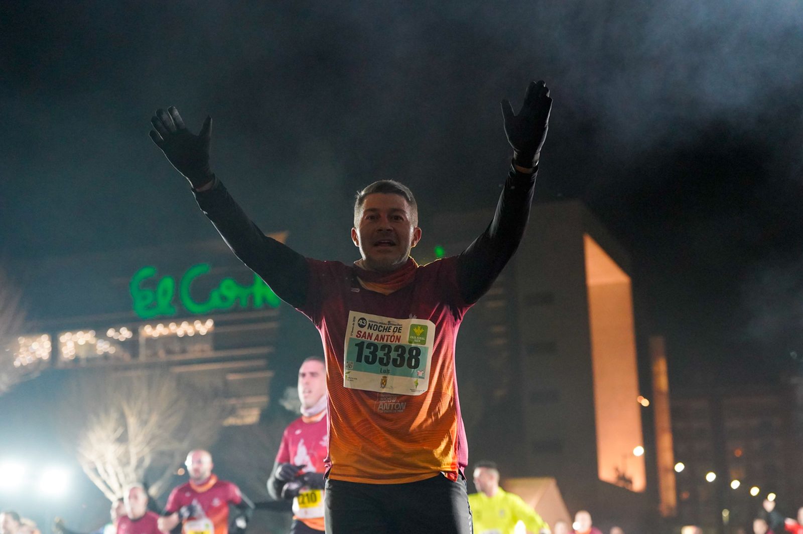 En imágenes: búscate en tu llegada a meta de la Carrera de San Antón 2026 (11)