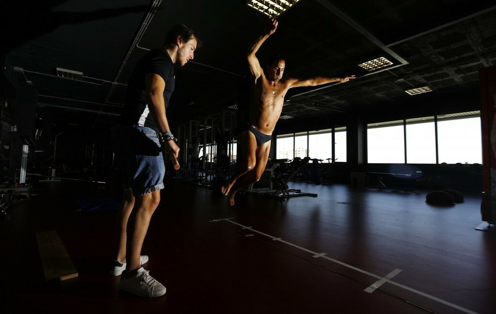 Montoro salta en una de las pruebas a los que fueron sometidos los rojiblancos.