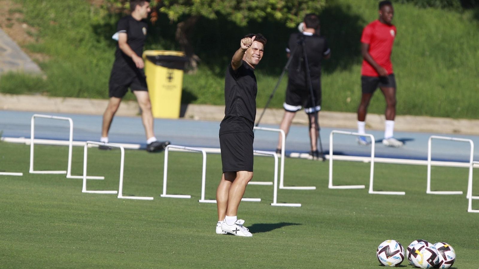 El técnico catalán, en el primer entrenamiento de pretemporada