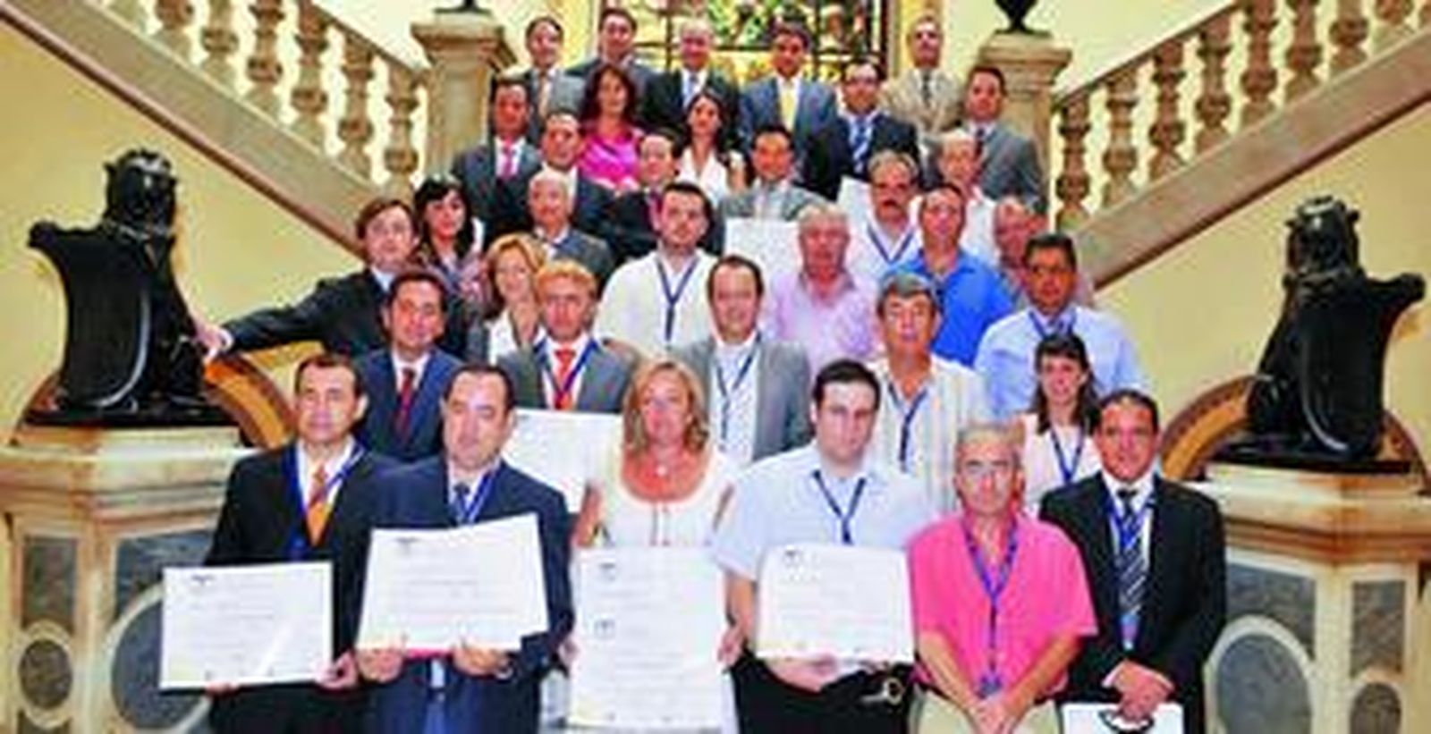 Los representantes de las 37 instituciones malagueñas que han superado la evaluación del Sicted, un distintivo de calidad.