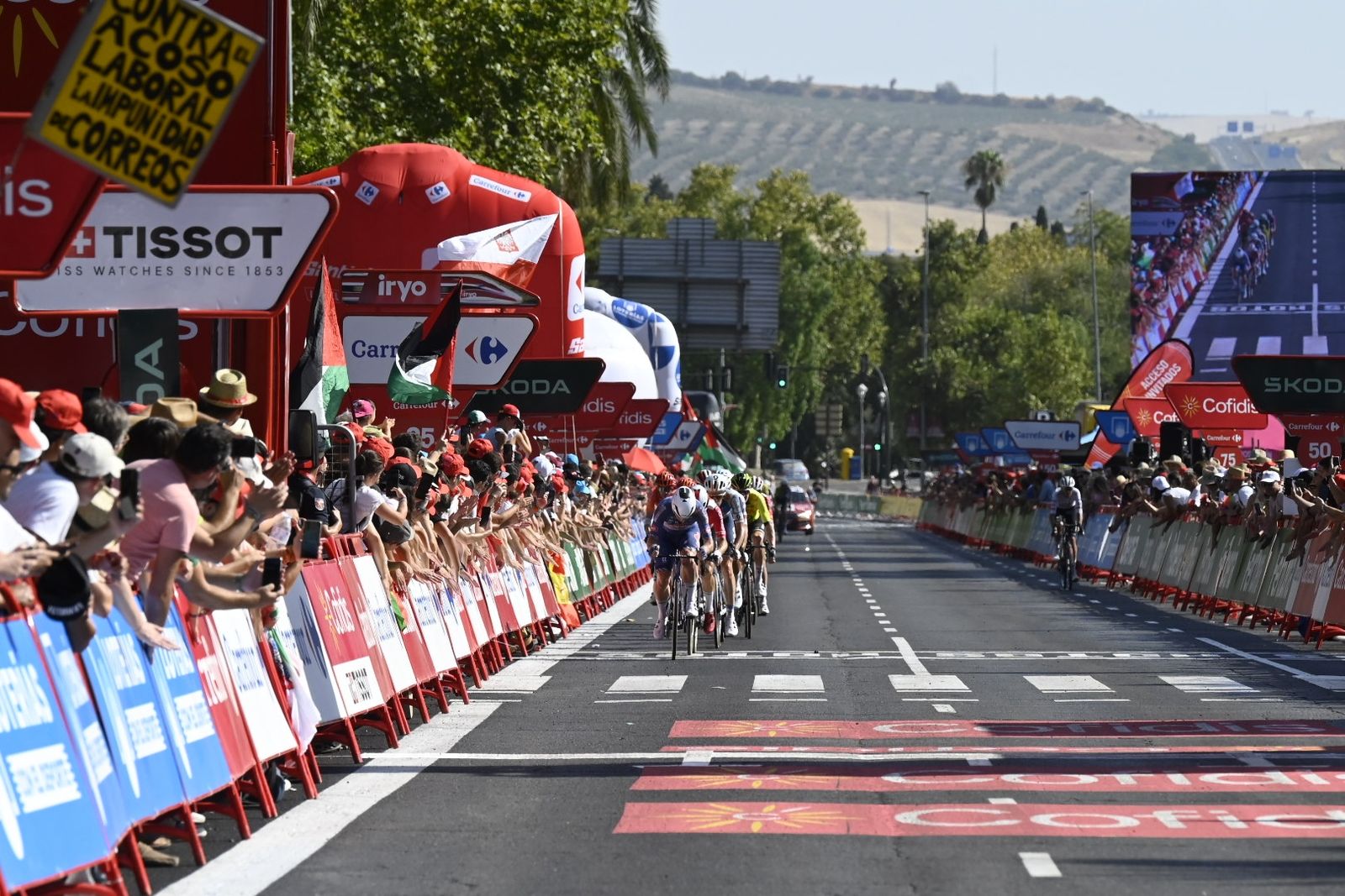 Las fotos del ambiente del paso de la Vuelta a España por Córdoba