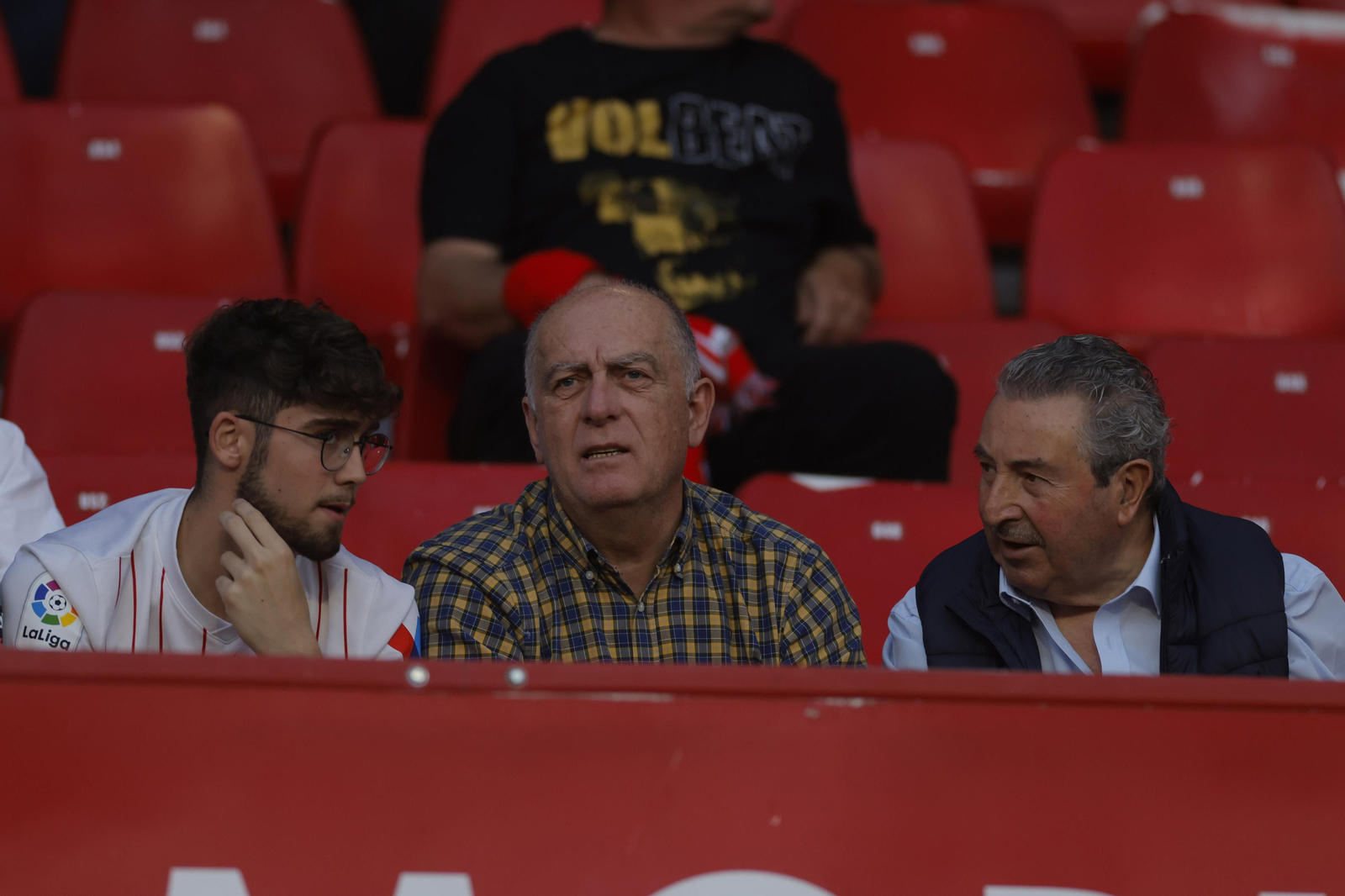 Búscate en las fotos del Sevilla-Celta