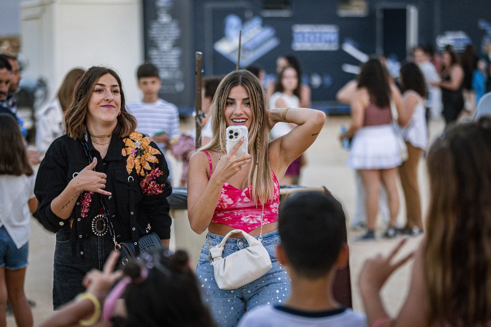 Búscate en el concierto de Emilia en el Concert Music Festival