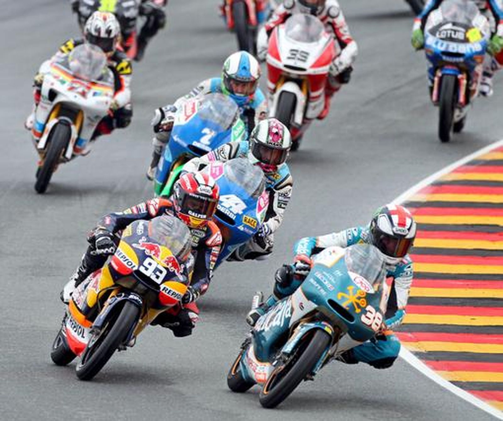 Pedrosa, Elías y Márquez firman una nueva jornada memorable para el motociclismo español. / Reportaje gráfico: EFE, Reuters, AFP.